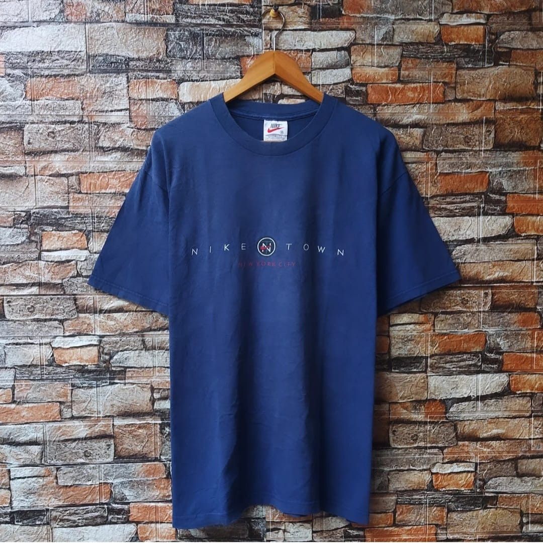 Nike × Vintage Vintage Nike Town New York City Tshirt Size US L / EU 52-54 / 3 - 2 Thumbnail