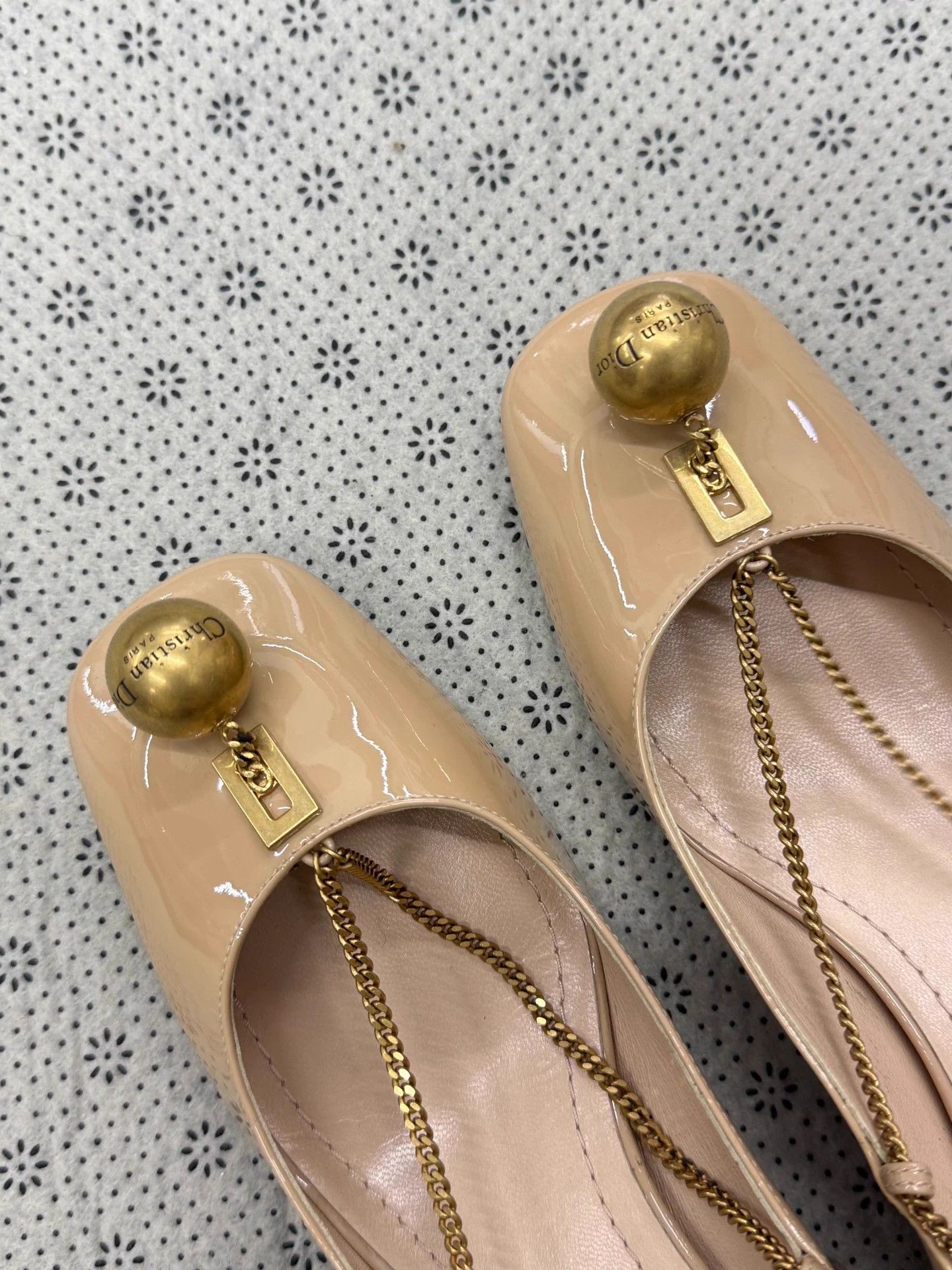 Dior Dior nude gold ball & chain pumps 38.5 unused Size US 7.5 / IT 37.5 - 3 Thumbnail
