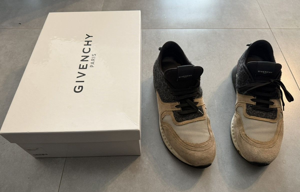 Givenchy Givenchy beige/ black sneakers Size US 11 / EU 44 - 8 Thumbnail