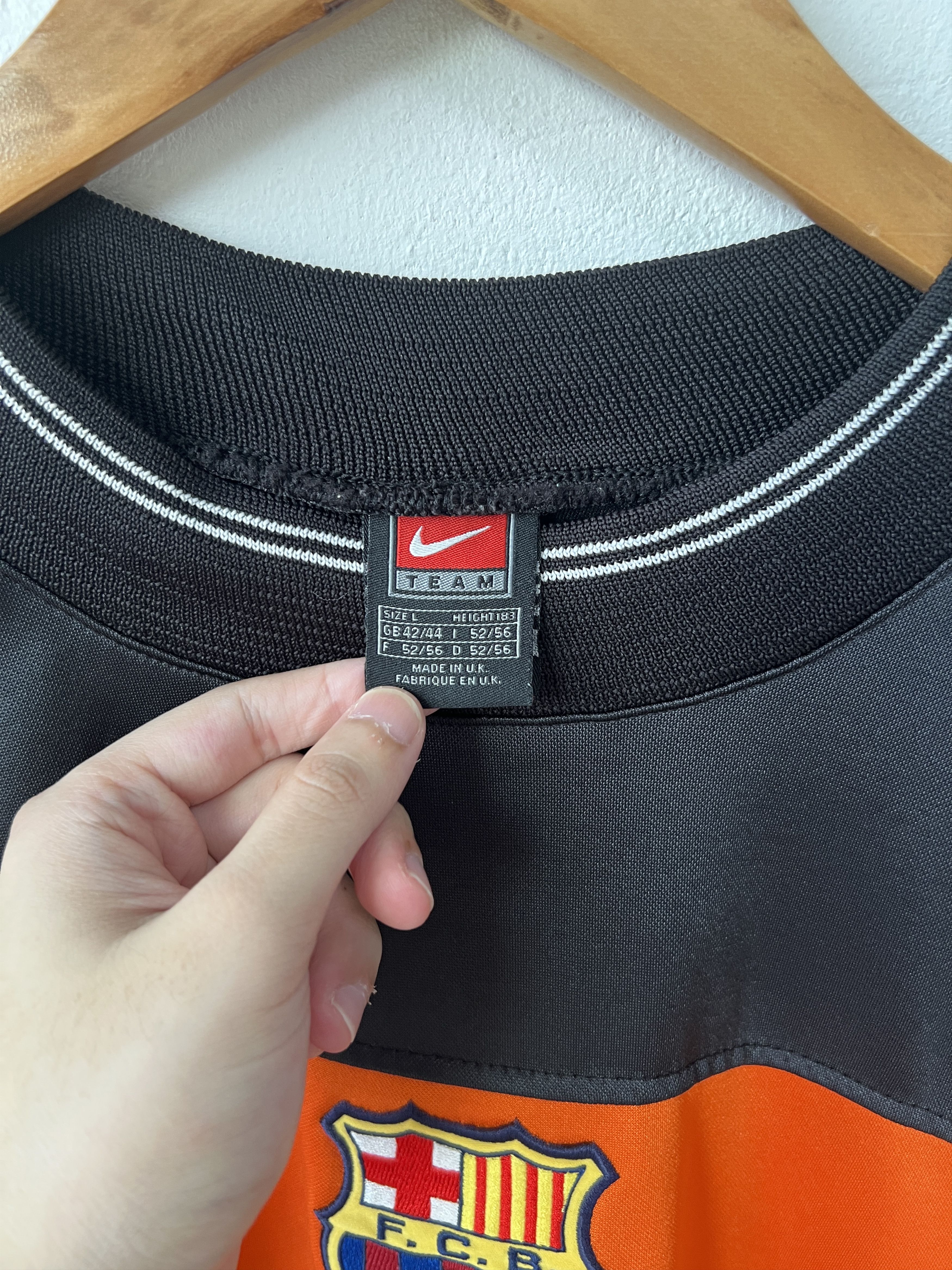 Nike (L) Barcelona 1999-00 Goalkeeper GK Kit Hesp #1 Size US L / EU 52-54 / 3 - 3 Thumbnail