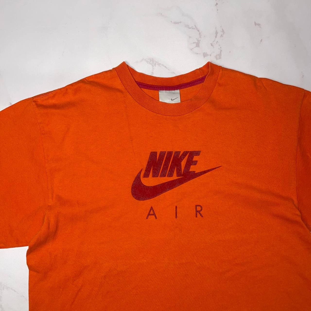 Nike Nike × Vintage Vintage Nike Big Logo T-Shirt L Size Size US L / EU 52-54 / 3 - 7 Thumbnail