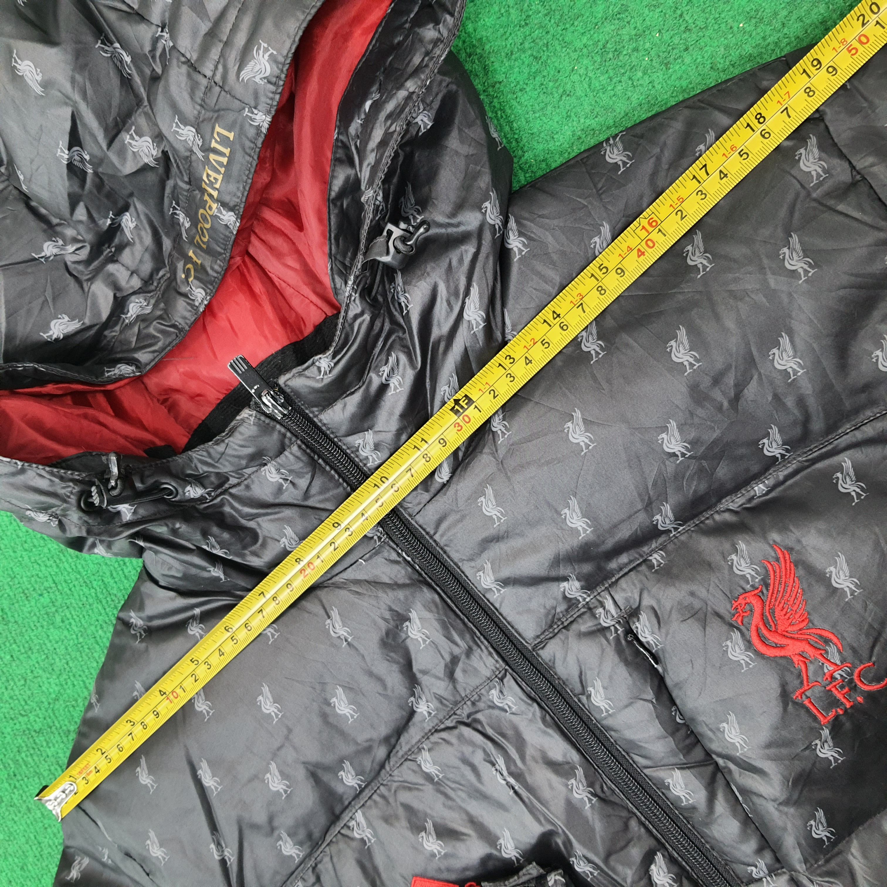 Adidas Vintage Adidas Liverpool F.C Puffer Jacket C262N5 Size US L / EU 52-54 / 3 - 15 Thumbnail
