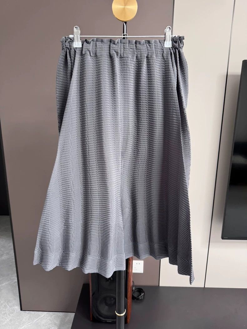 Issey Miyake Issey Miyake size:2 Grey pleated pants Size 42" / US 20 - 3 Thumbnail