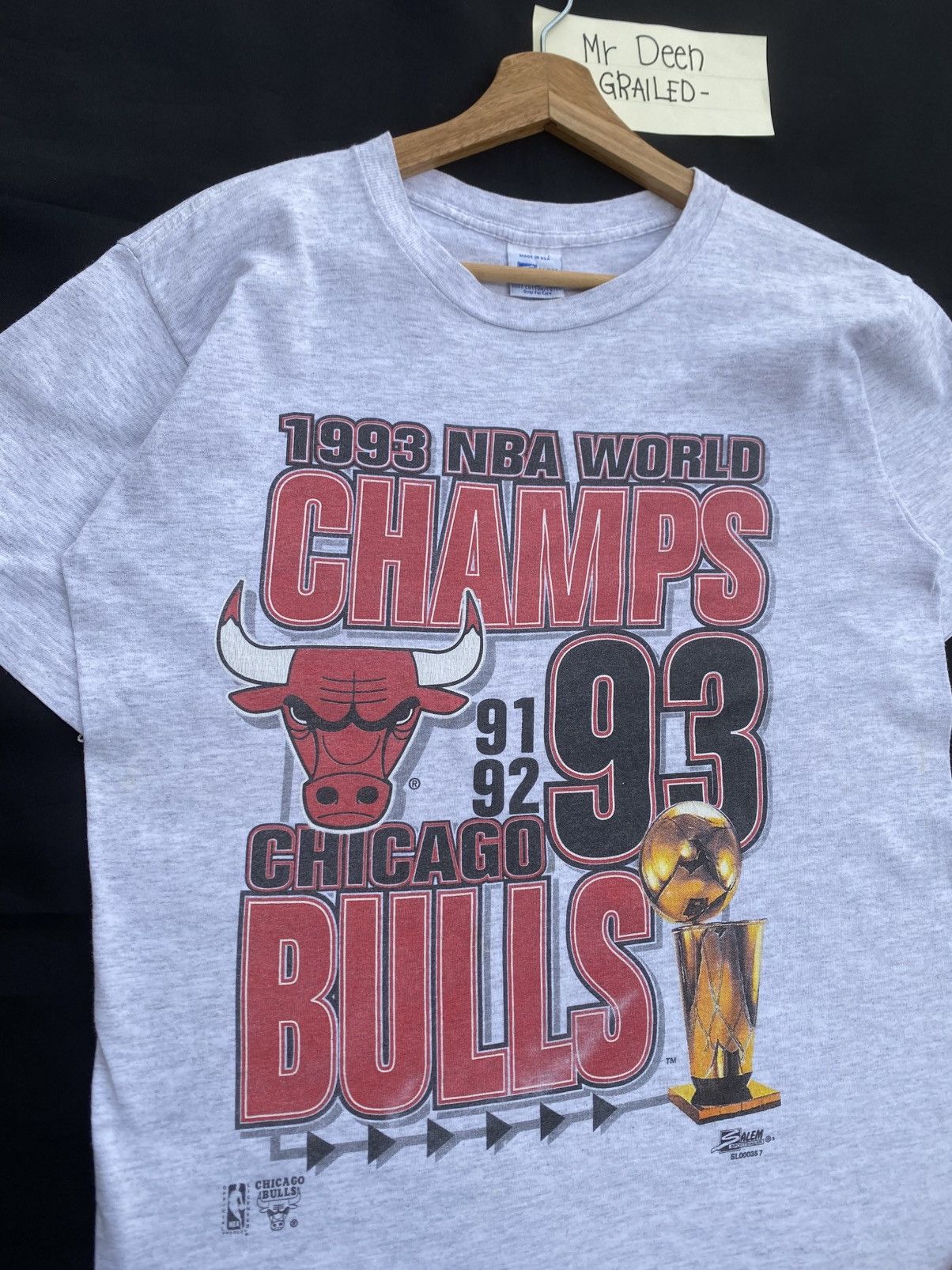 NBA Rare Vintage NBA Chicago Bulls 1993 World Champion Tshirt Size US M / EU 48-50 / 2 - 5 Thumbnail
