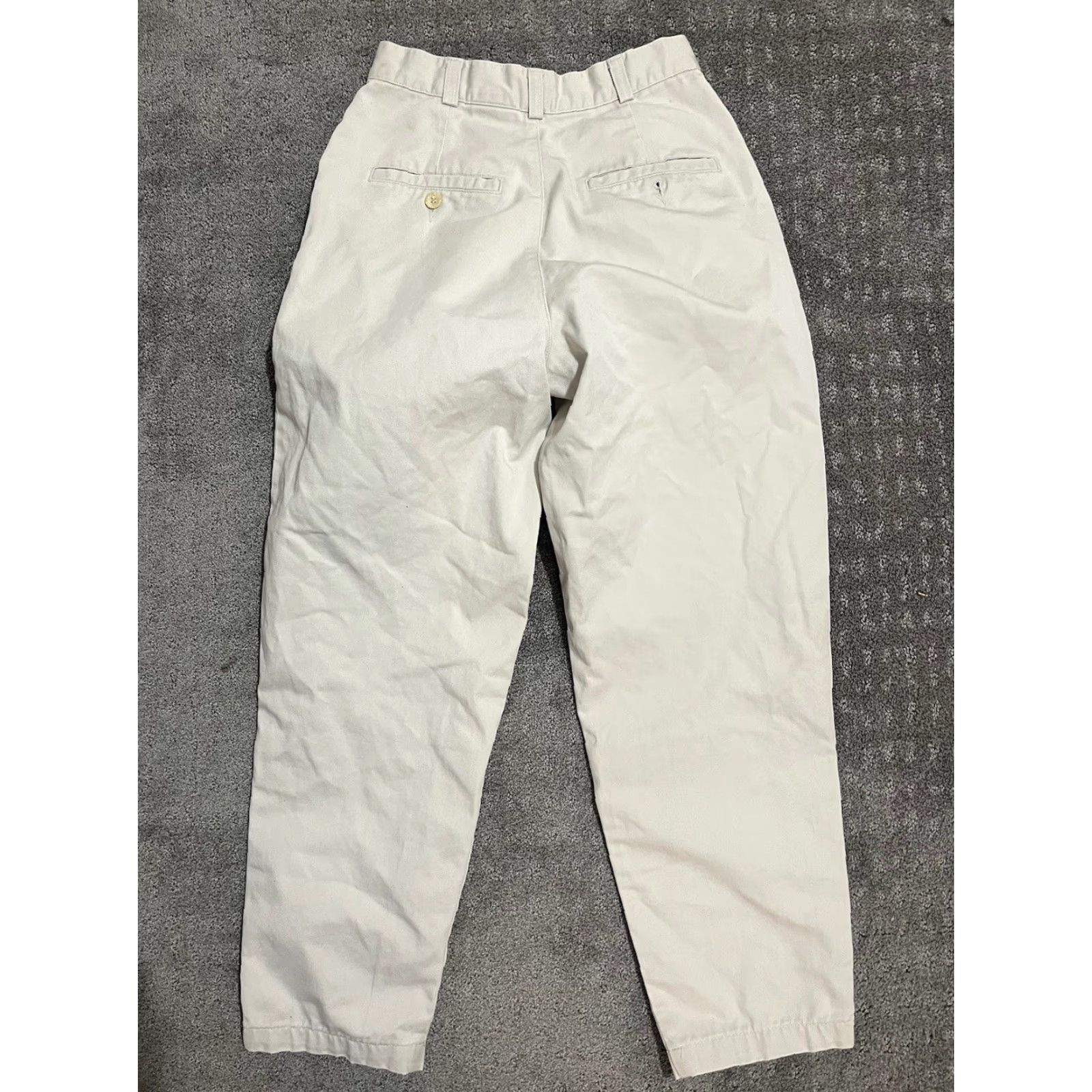 Dockers VINTAGE DOCKERS Khaki Pants Petite 4P Medium Pleated Beige Womens (Petites) Front Pleated Straight Leg Khakis Pants 4P Dockers Beige Size ONE SIZE - 4 Thumbnail