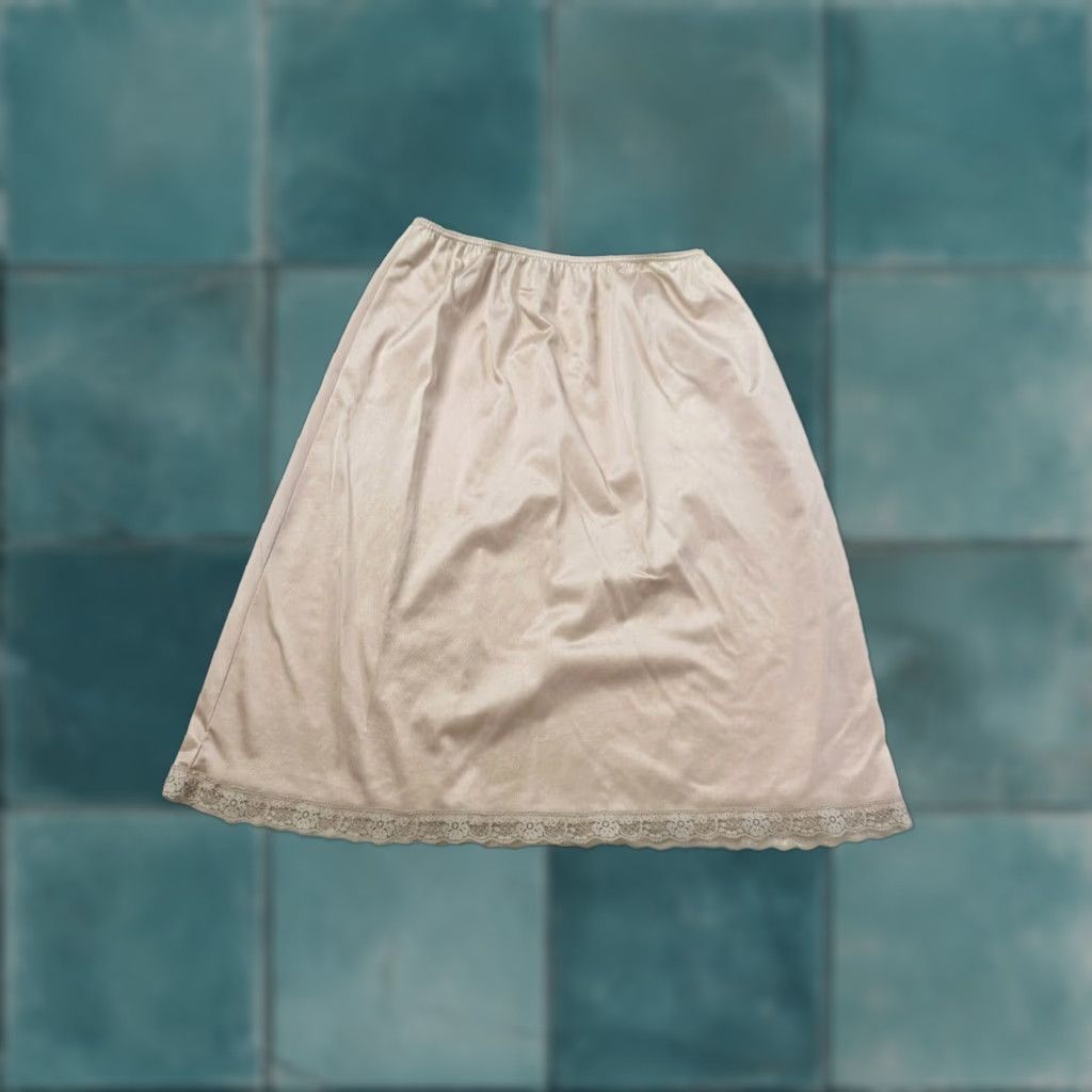 Vintage VINTAGE LEGGS Half Slip Women's Small Pink Lace Trim 1980s-90s Size ONE SIZE - 1 Thumbnail