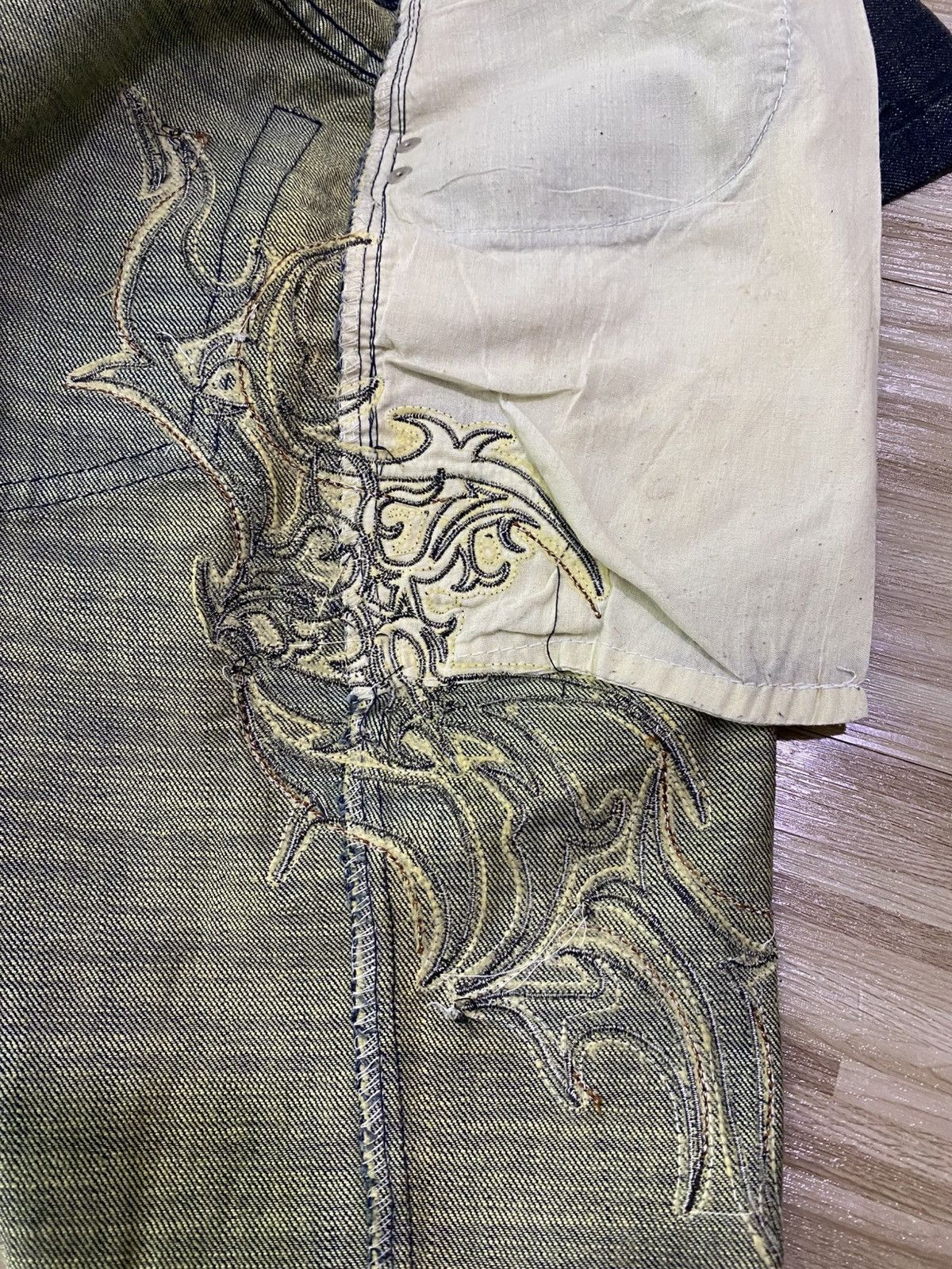 Japanese Brand 💥INSANE 90s JAPANESE MUDWASH EMBROIDERY TATTOO STYLE JEANS💥 Size US 30 / EU 46 - 12 Thumbnail