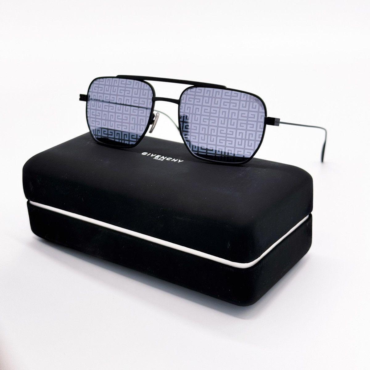 Givenchy NEW GIVENCHY GV40041U 02C BLACK MEN SUNGLASSES GIVENCHY Size ONE SIZE - 1 Thumbnail