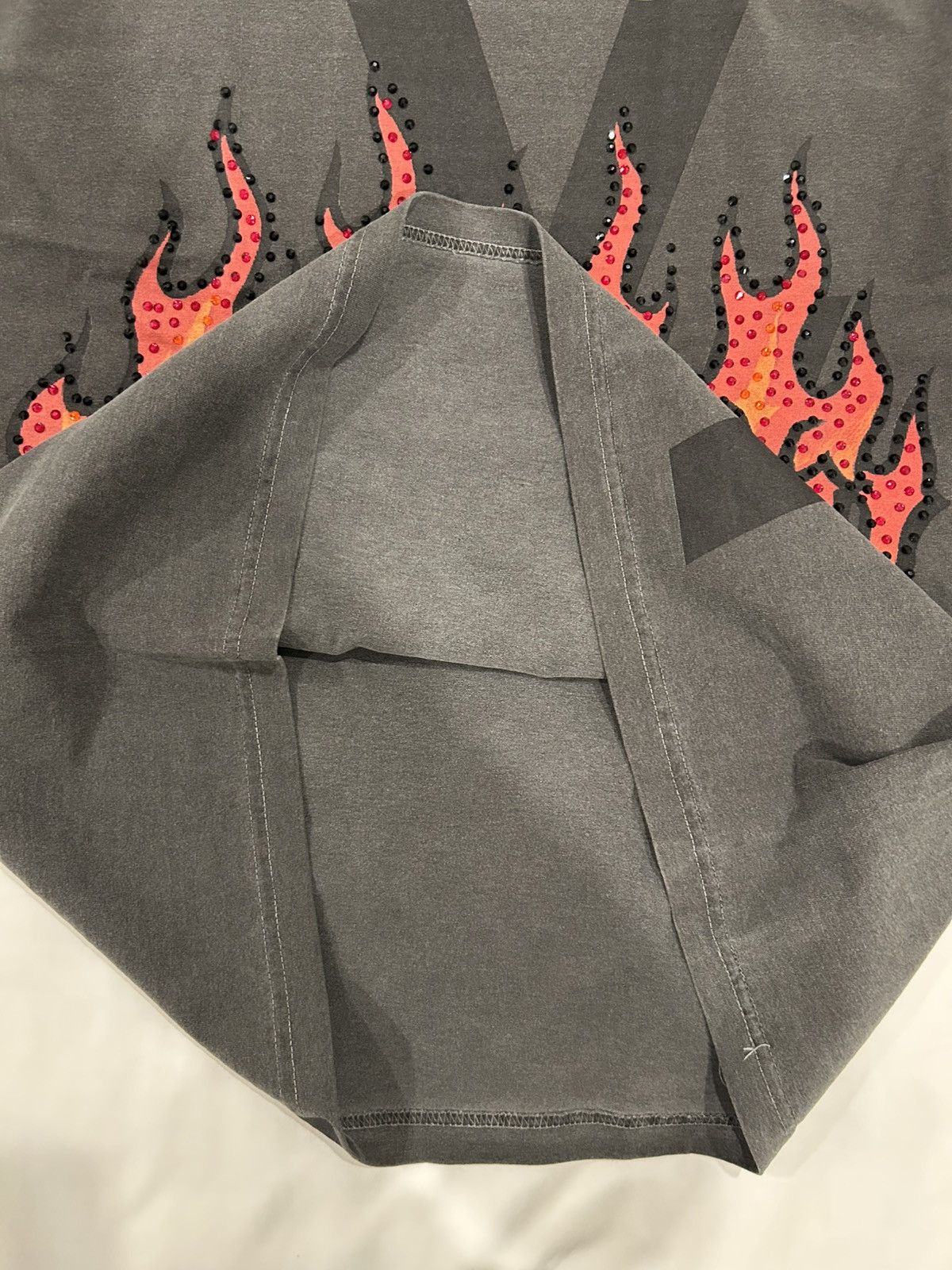 Ed Hardy Ed Hardy MGK Smoking Kills Tee Flames Y2K Boxy ComplexCon Size US L / EU 52-54 / 3 - 4 Thumbnail