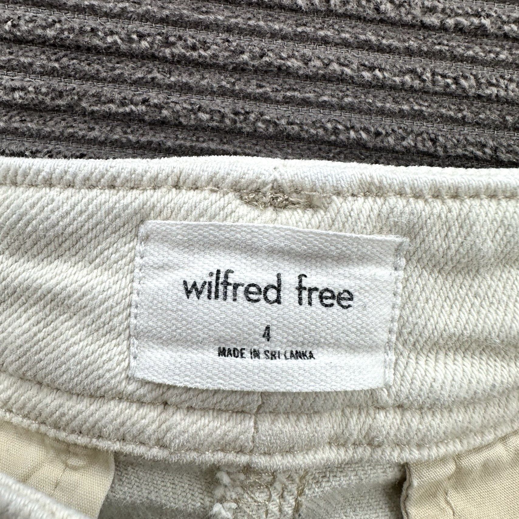 Aritzia Aritzia Wilfred Free Modern Cargo Pant Women 4 Beige Cotton High Rise Pocketed Tapered 29in Inseam Casual Fall Summer 90s City Preppy Womens Size 27" / US 4 / IT 40 - 3 Thumbnail