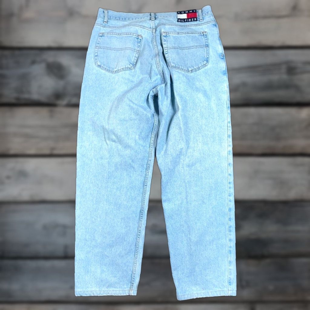 Tommy Hilfiger Vintage Tommy Hilfiger Jeans Men's 36x28 Tapered Relaxed Fit 90s Light Blue Denim Size US 36 / EU 52 - 1 Thumbnail