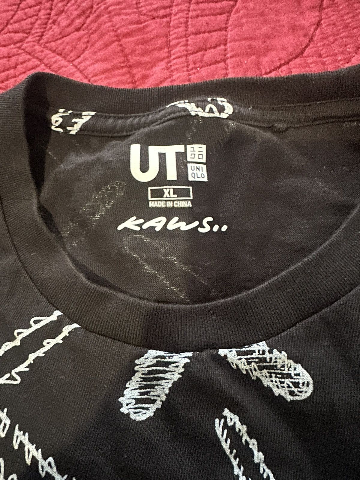 Kaws × Uniqlo Uniqlo x Kaws Size US XL / EU 56 / 4 - 2 Thumbnail