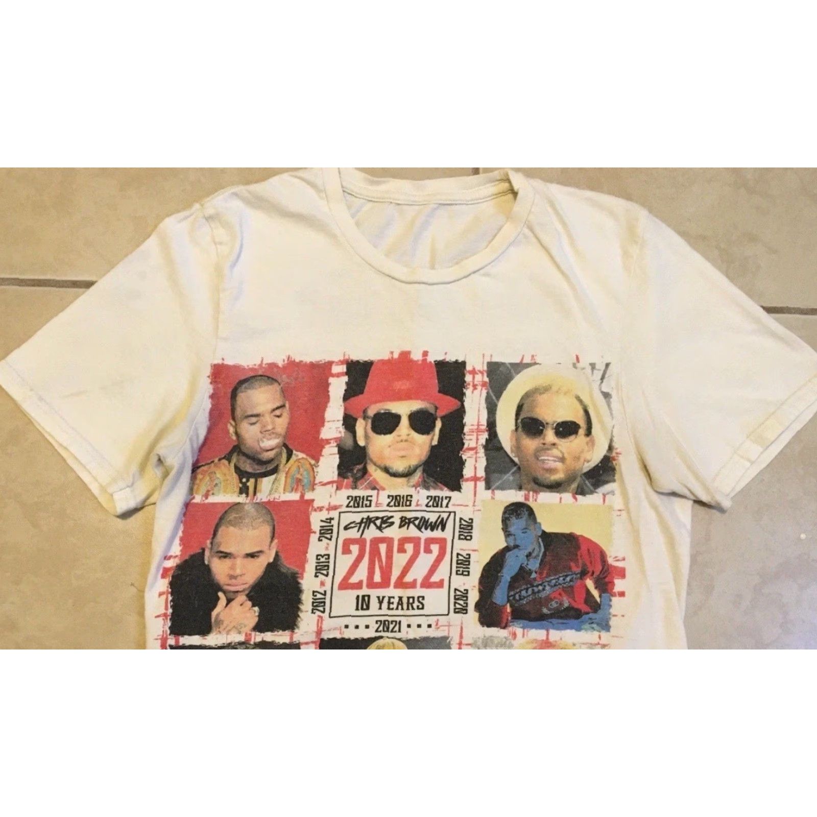 Vintage VINTAGE Chris Brown 2022 Faded Distress Tour Shirt XS S AOP Concert Hip Hop Rock Graphic Tee Mens Size US XS / EU 42 / 0 - 7 Thumbnail