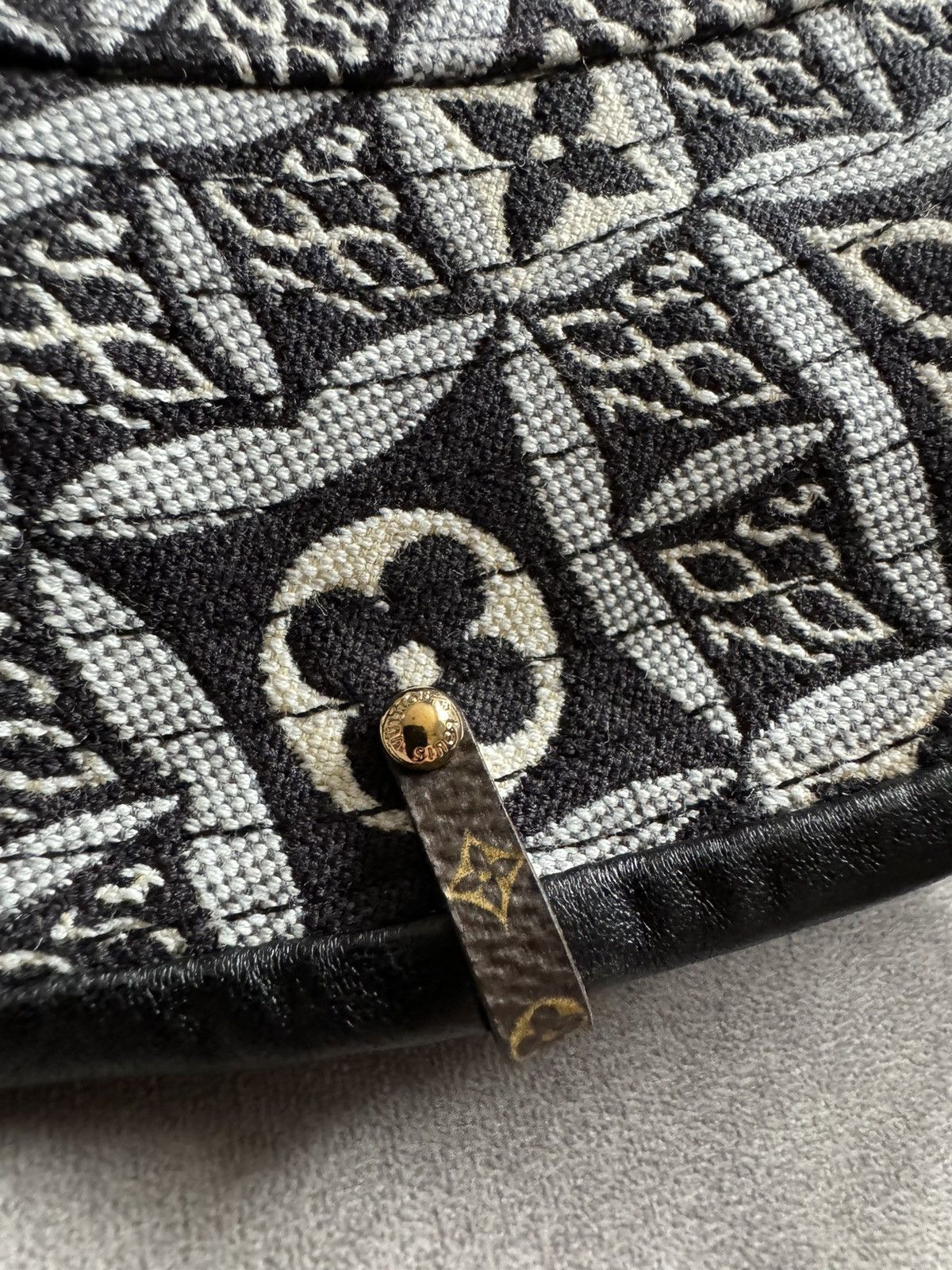Louis Vuitton LOUIS VUITTON hat marked S see real tape measurements in pho Size ONE SIZE - 11 Thumbnail