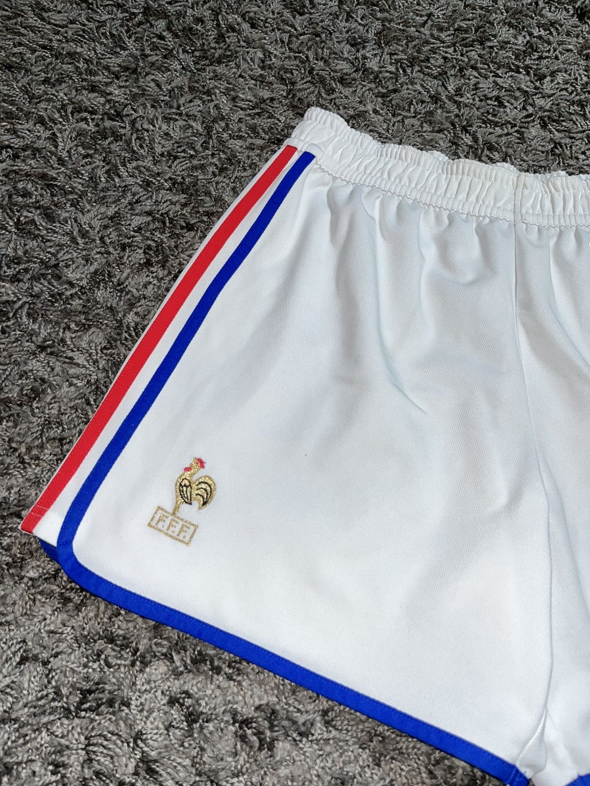 Adidas ADIDAS FRANCE 2000/02 TRIKOT SOCCER FOOTBALL SHORTS Size US 34 / EU 50 - 2 Thumbnail