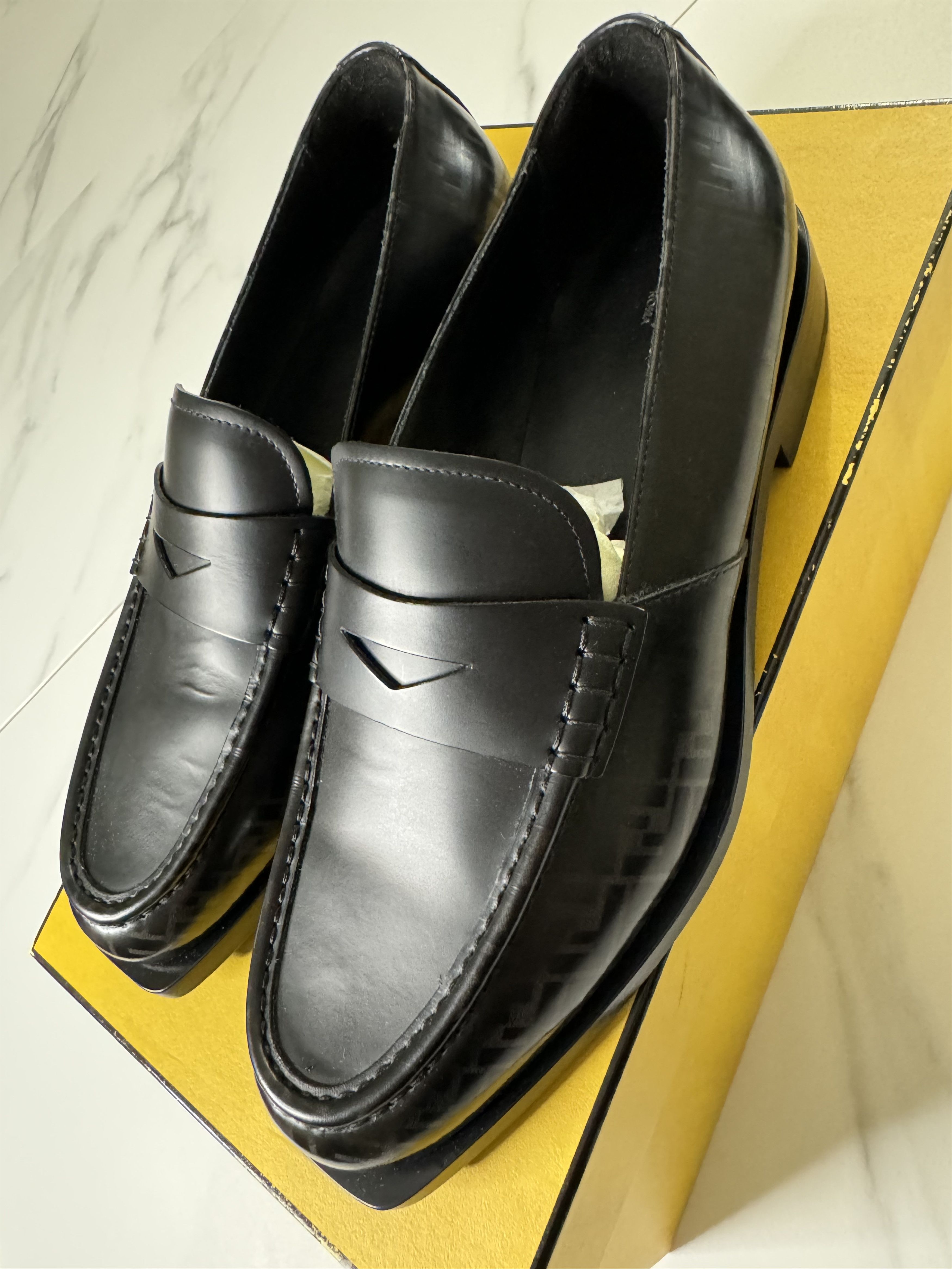 Fendi Fendi Leather Loafers in Black Size 40-41 100%Original Size US 7.5 / EU 40-41 - 2 Thumbnail