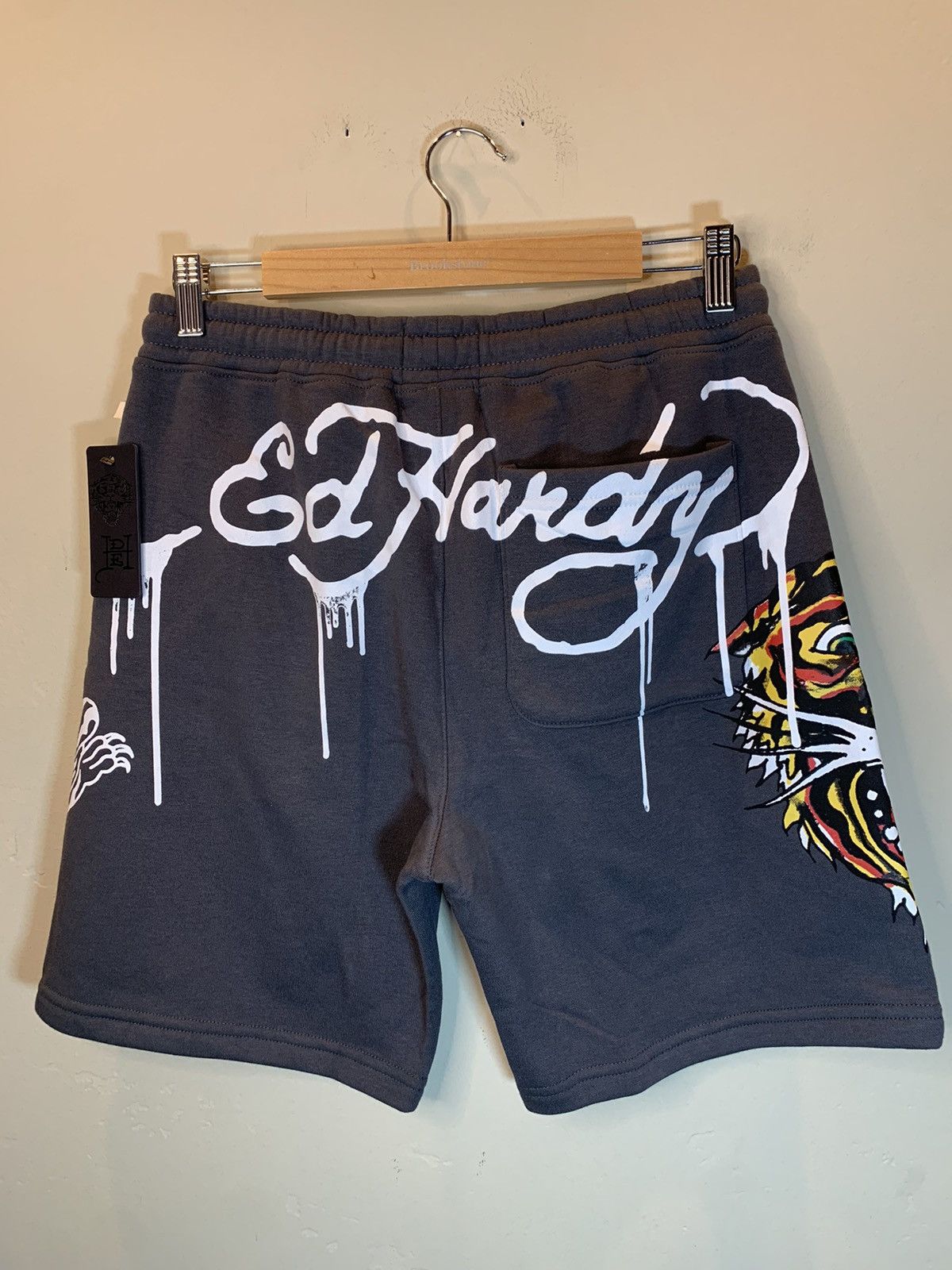 Ed Hardy *RARE* Ed Hardy Tiger Script Tattoo Print AOP Sweat Shorts Size US 30 / EU 46 - 2 Thumbnail