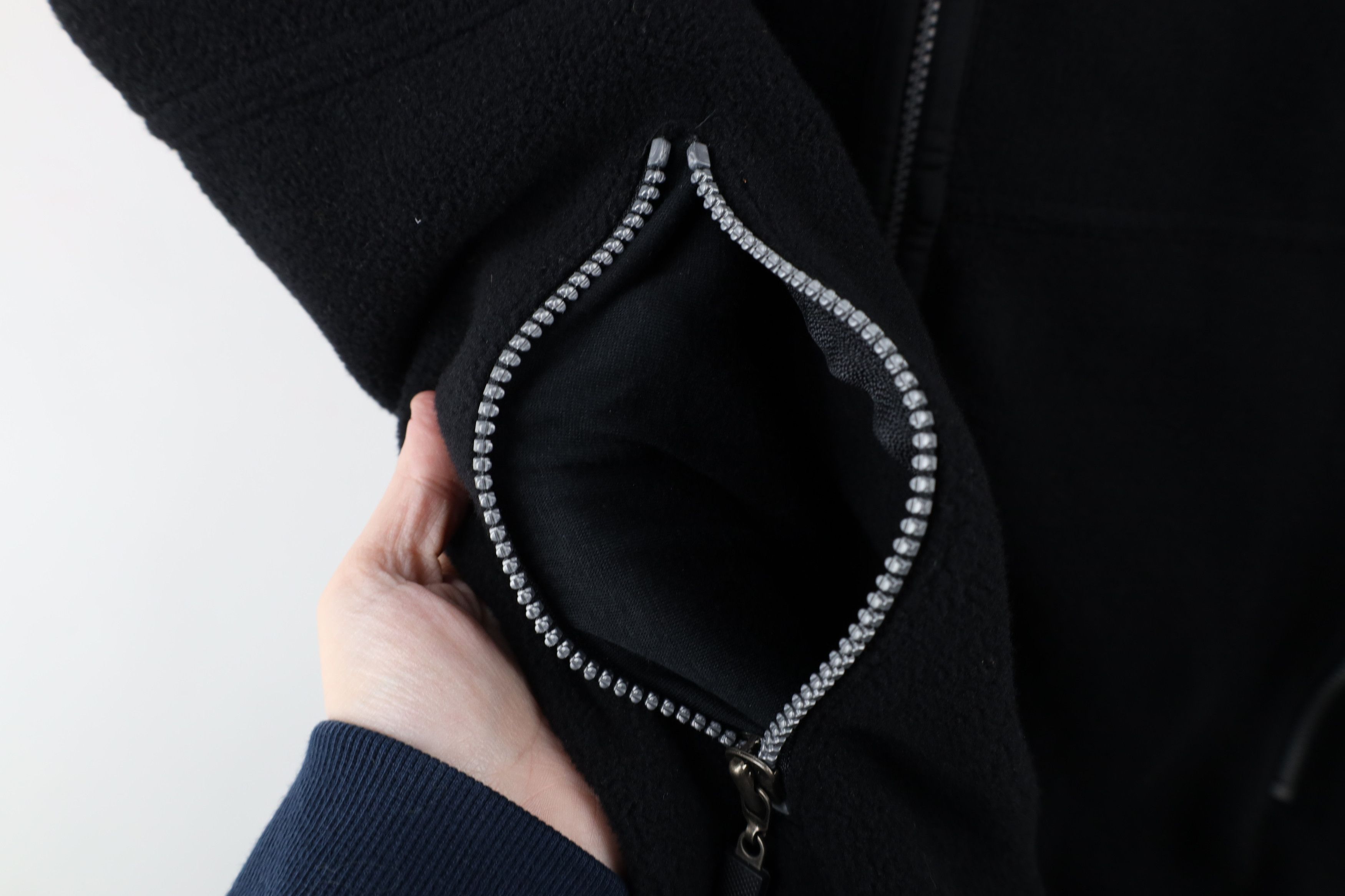 Marlboro × Vintage Vintage 90s Marlboro Full Zip Fleece Vest Jacket Black Size US L / EU 52-54 / 3 - 5 Thumbnail