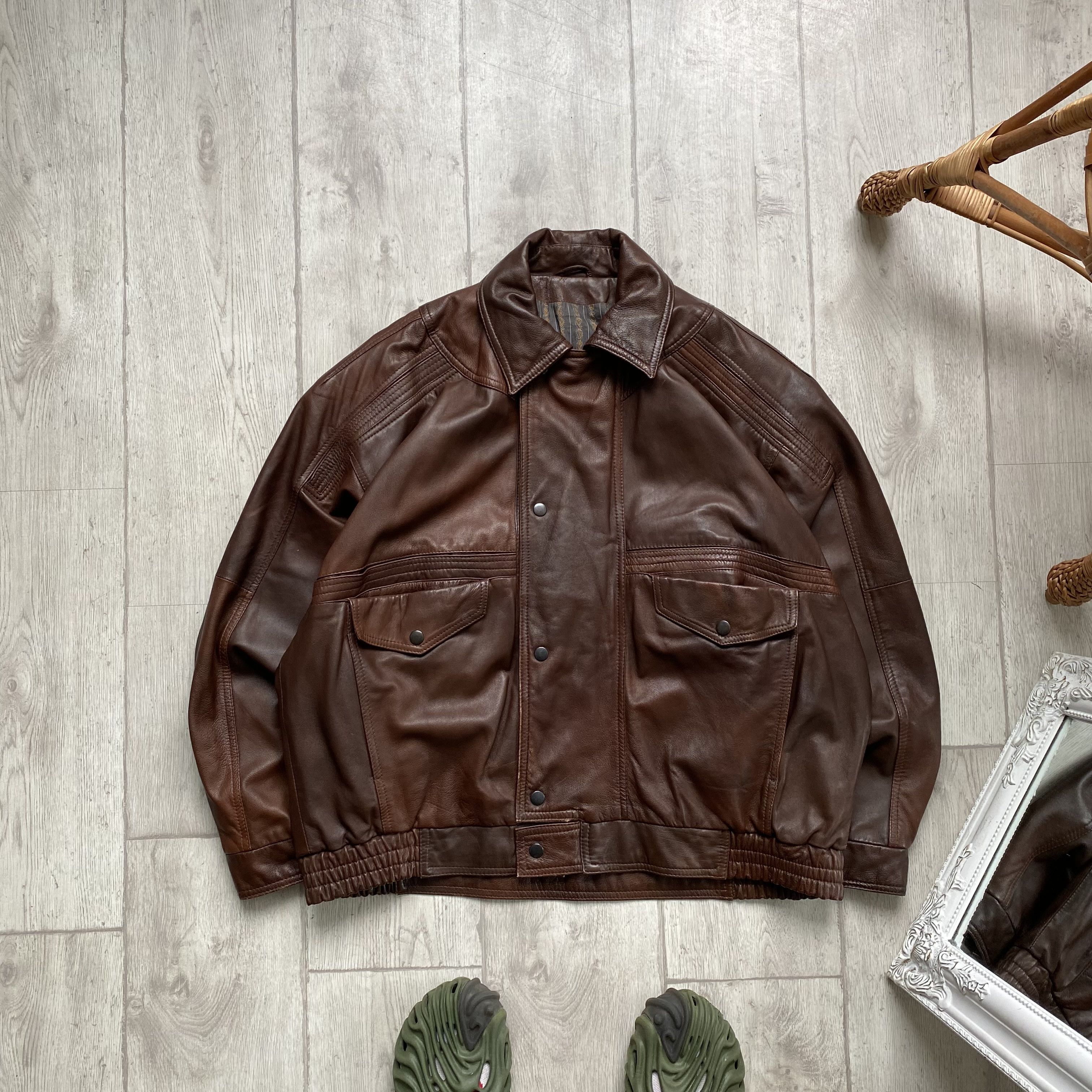 Vintage 90s Brown leather bomber Boxy Baggy jacket