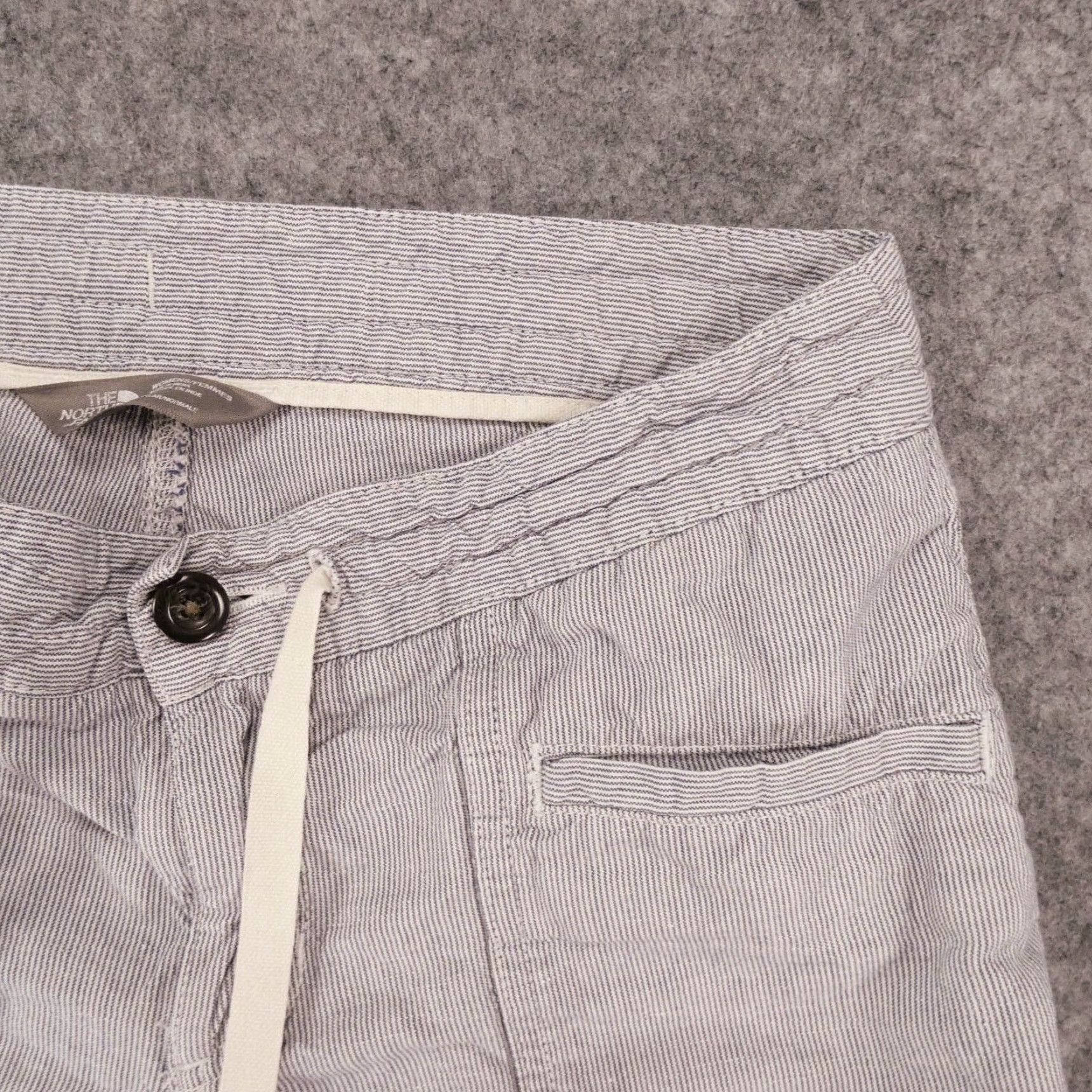 The North Face The North Face Shorts Womens 2 Flat Front Blue White Pin Stripe Drawstring Size 26" / US 2 / IT 38 - 5 Thumbnail