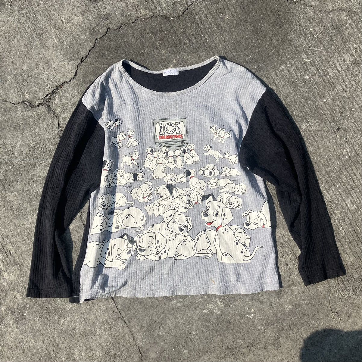 Disney 101 Dalmatians DIA CLUB Vintage Thermal Long Sleeve Size US M / EU 48-50 / 2 - 1 Thumbnail