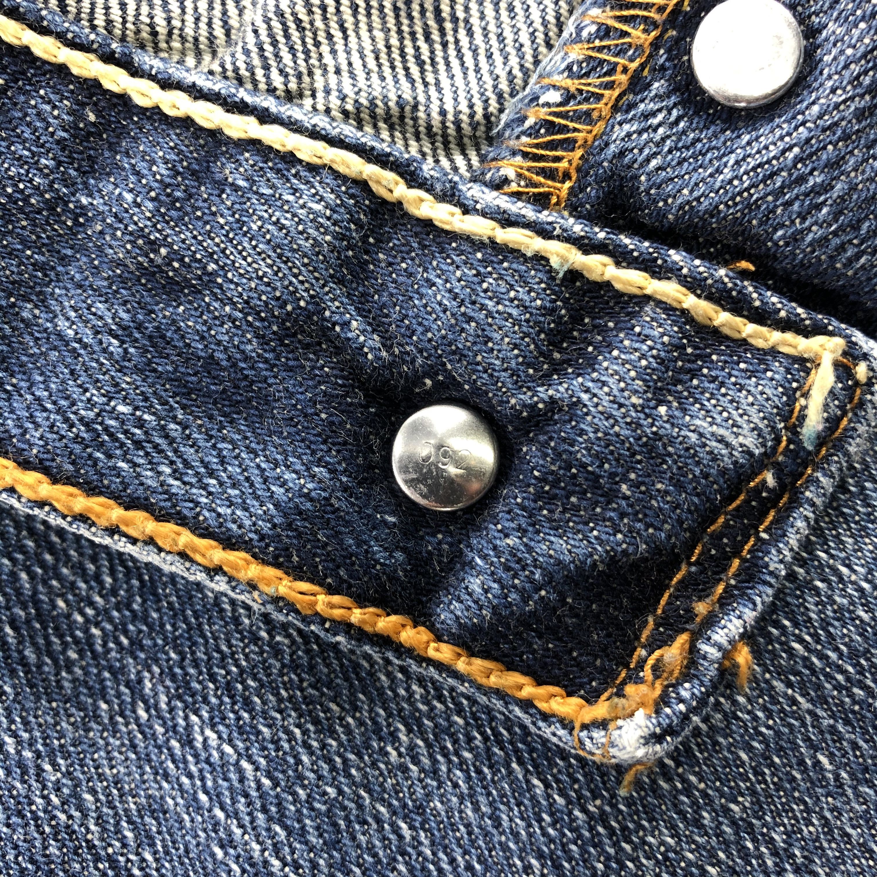 Levi's Vintage Levis 501 Jeans-JM956 Size US 35 - 9 Thumbnail
