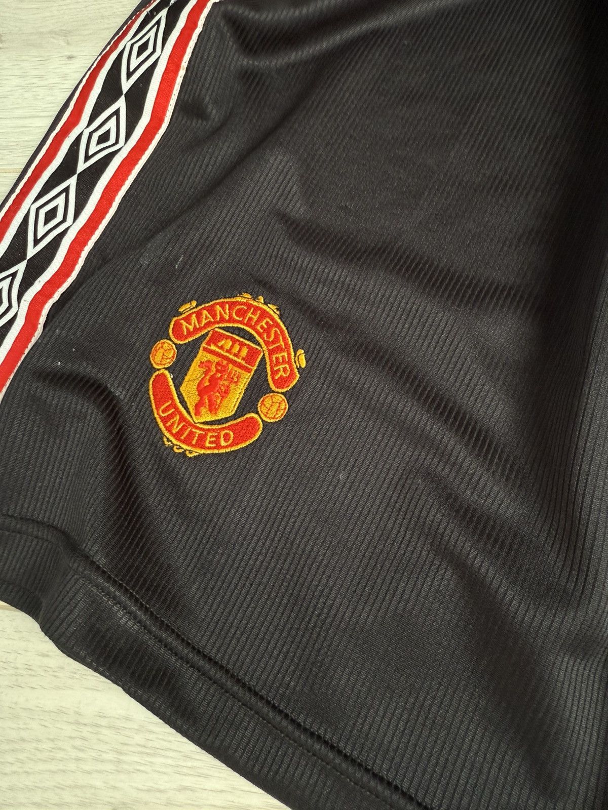 Umbro Vintage Umbro Shorts Manchester United 1999 Barcelona final Size US 34 / EU 50 - 3 Thumbnail