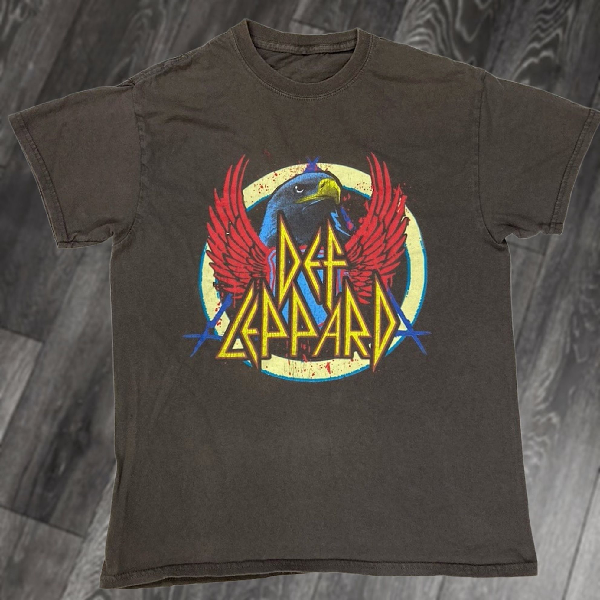 Vintage VINTAGE Def Leppard T-shirt Women Medium Gray Short Sleeve Music Size M / US 6-8 / IT 42-44 - 1 Thumbnail