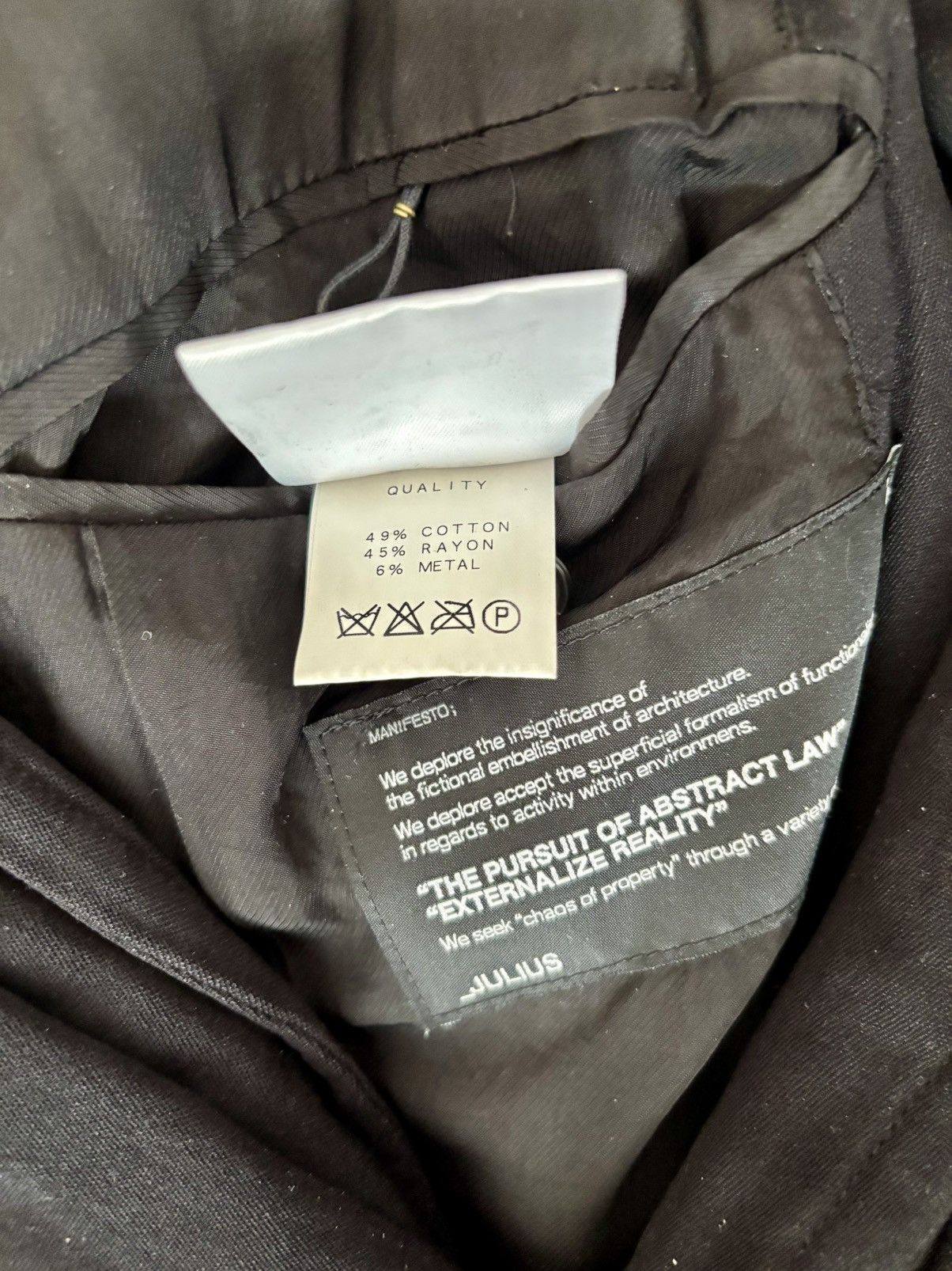 Julius JULIUS AW07 “UNTITLED” Undulated Rayon Coat Size US S / EU 44-46 / 1 - 7 Thumbnail