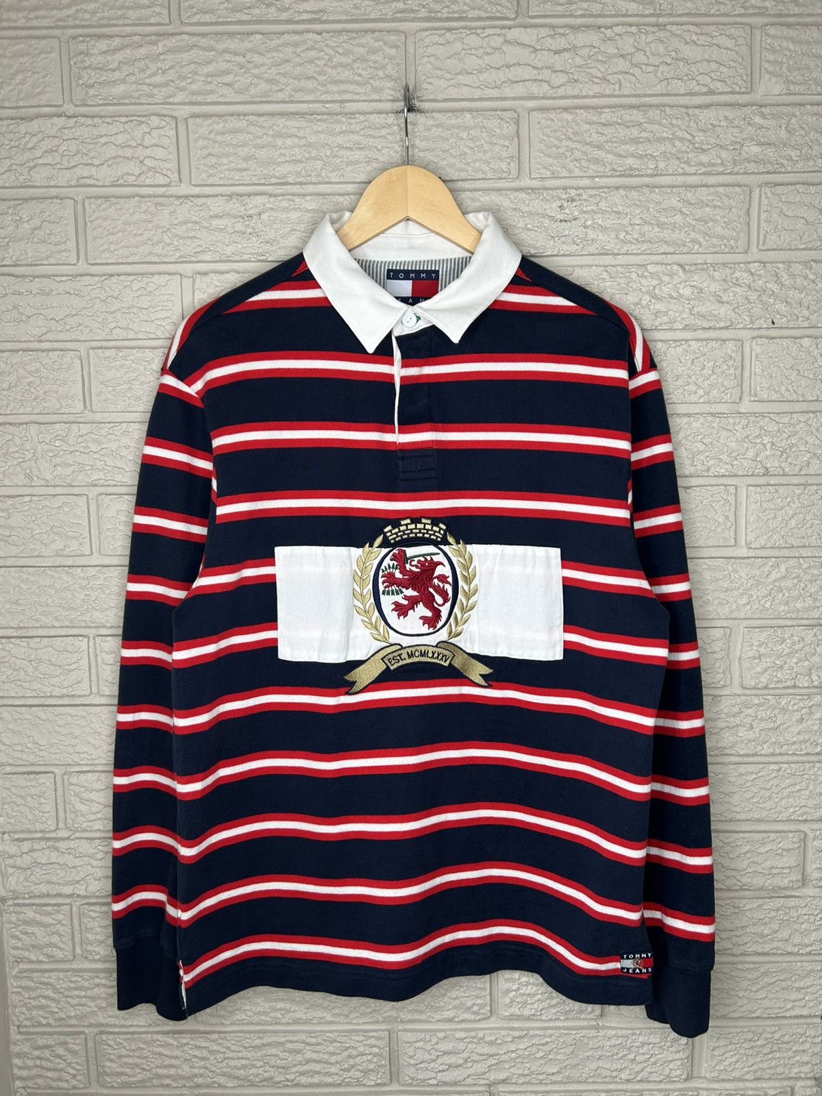 Tommy Hilfiger Tommy Jeans Crest Striped Rugby Top Size US M / EU 48-50 / 2 - 1 Thumbnail