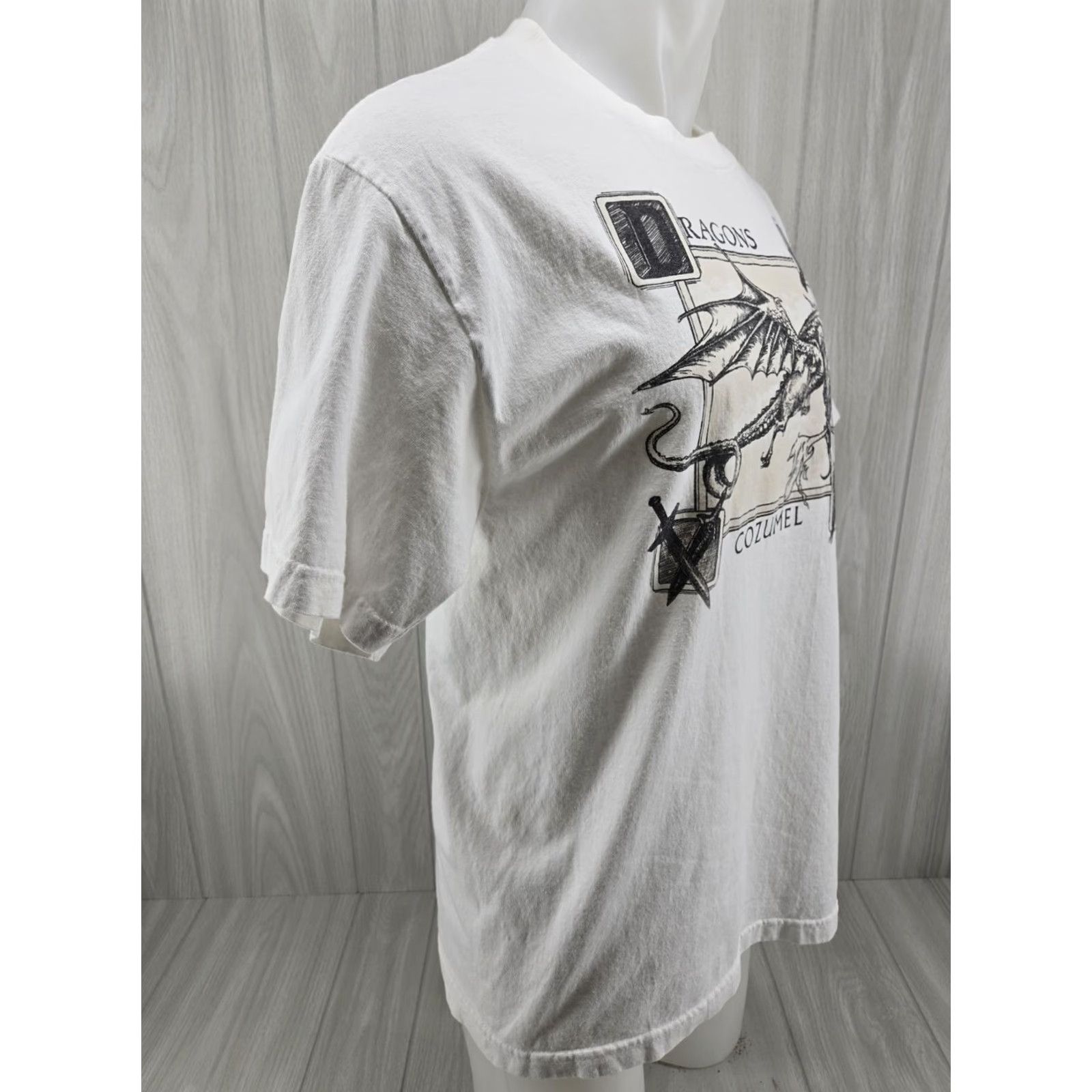 Vintage VINTAGE Del Sol Cozumel T shirt L White Dragon 1999 Y2K Men Short Sleeve Cotton T-Shirt Mens L Dragon 1999 Y2K Size US L / EU 52-54 / 3 - 7 Thumbnail