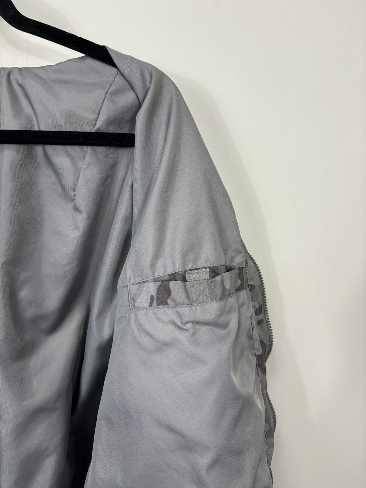 Alpha Industries Vintage Alpha Industries Gray Camo Hype Bomber Jacket Size US L / EU 52-54 / 3 - 16 Thumbnail