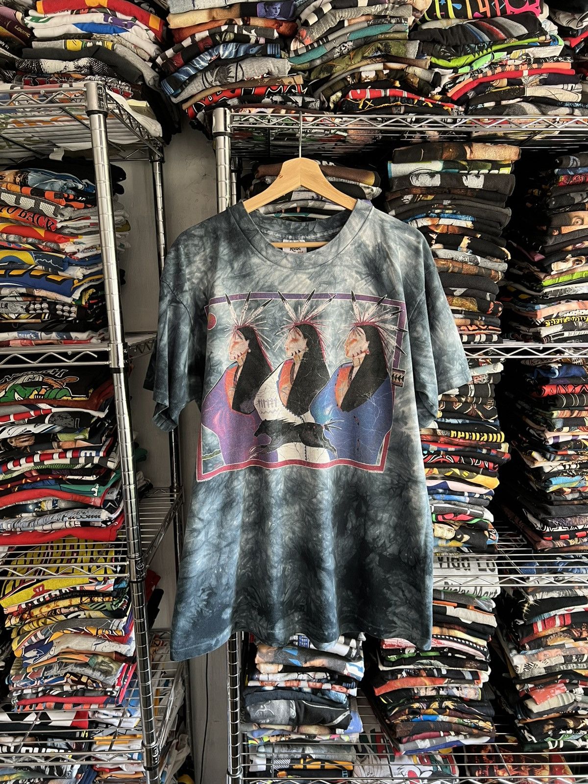 The Mountain 90s Native American Art Single Stitch Tee Size US XL / EU 56 / 4 - 1 Thumbnail