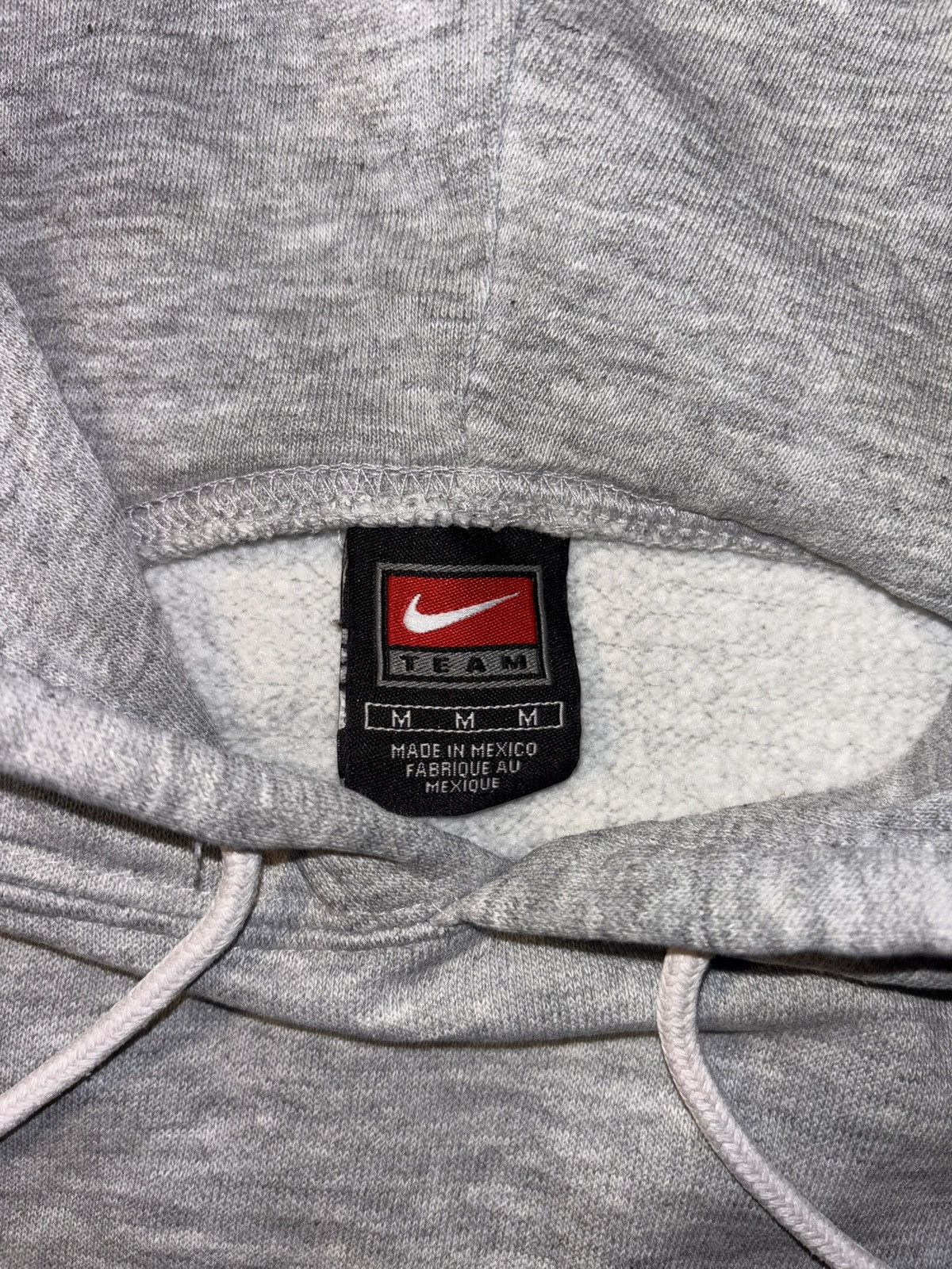 Nike Vtg Iowa Hawkeyes Nike Embroidered Center Check Y2K Hoodie Size US M / EU 48-50 / 2 - 5 Thumbnail