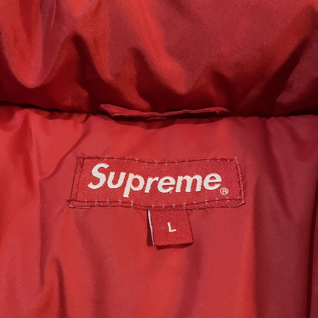 Supreme Supreme Embossed and Beveled Logo Down Puffer Jacket Red L Size US L / EU 52-54 / 3 - 5 Thumbnail