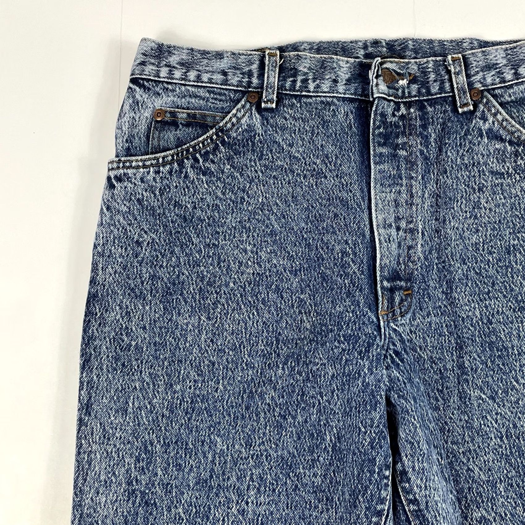 Lee VINTAGE Lee Jeans Mens 32 x 31 Blue Straight Leg Stone Wash Denim Rodeo Western Shirt? Size US 32 / EU 48 - 2 Thumbnail