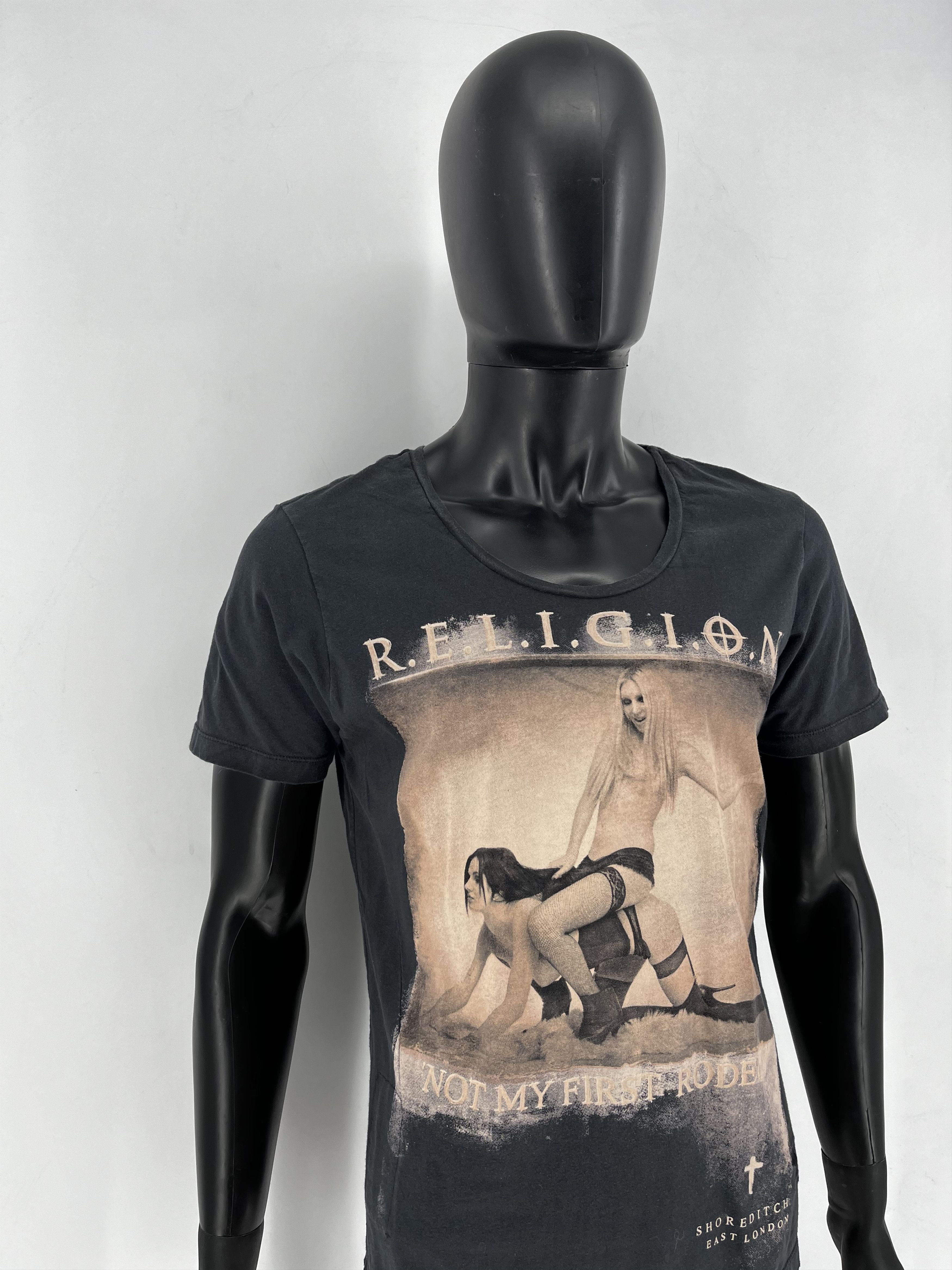 Vintage RARE VINTAGE 00s SEDITIONARIES Religion Girls TSHIRT Cross M Size US M / EU 48-50 / 2 - 3 Thumbnail