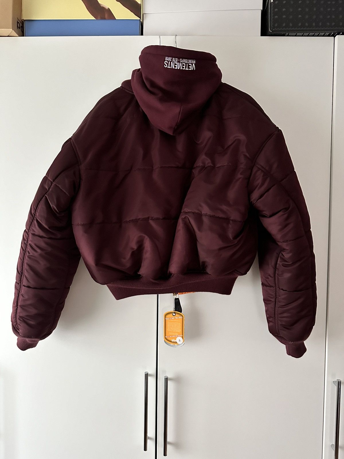 Alpha Industries × Vetements Vetements reversibel MA1 Bomber jacket in burgundy Size US S / EU 44-46 / 1 - 5 Thumbnail
