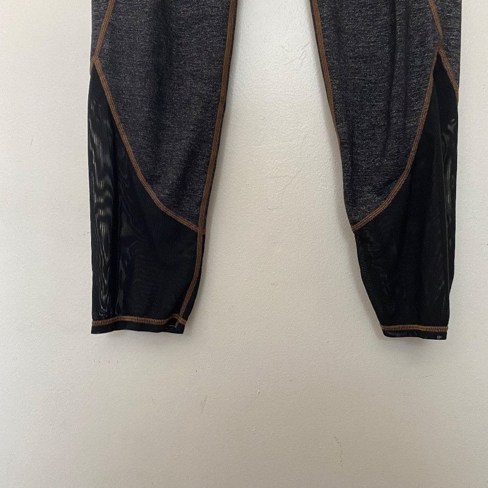 Athleta Athleta Chaturanga Grey With Brown Seam Cropped Leggings Size 26" / US 2 / IT 38 - 2 Thumbnail