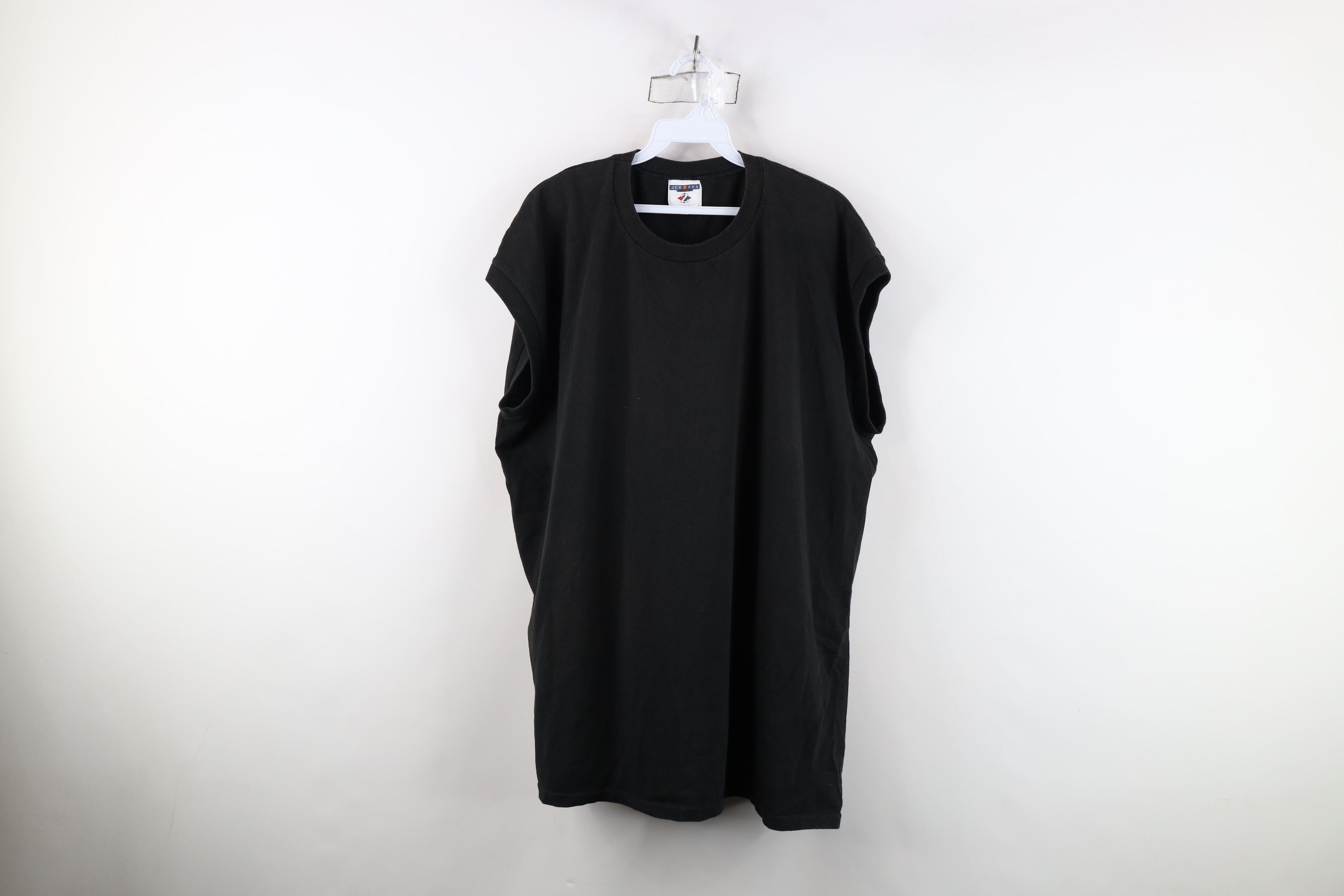 Vintage Vintage 90s Streetwear Heavyweight Sleeveless Muscle T-Shirt Size US XL / EU 56 / 4 - 1 Thumbnail