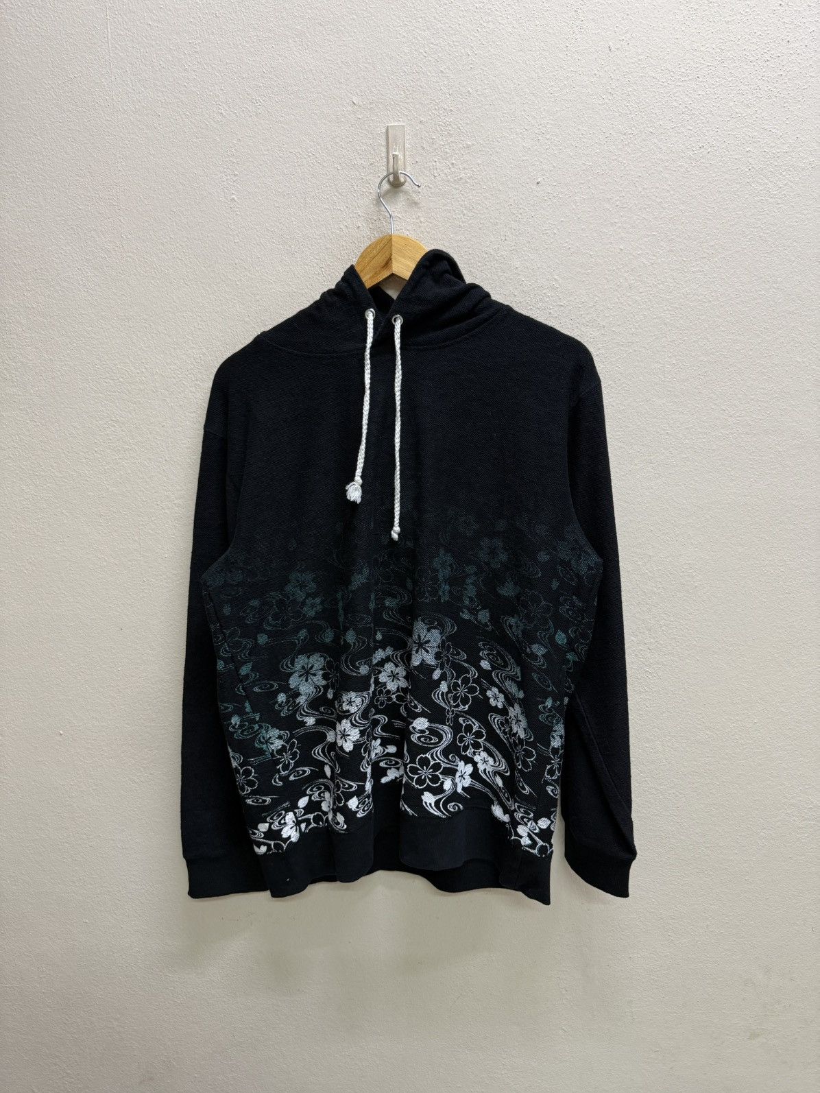 Japanese Brand Japanese Sakura Overprint Pullover Sweater Hoodie Size US M / EU 48-50 / 2 - 12 Thumbnail