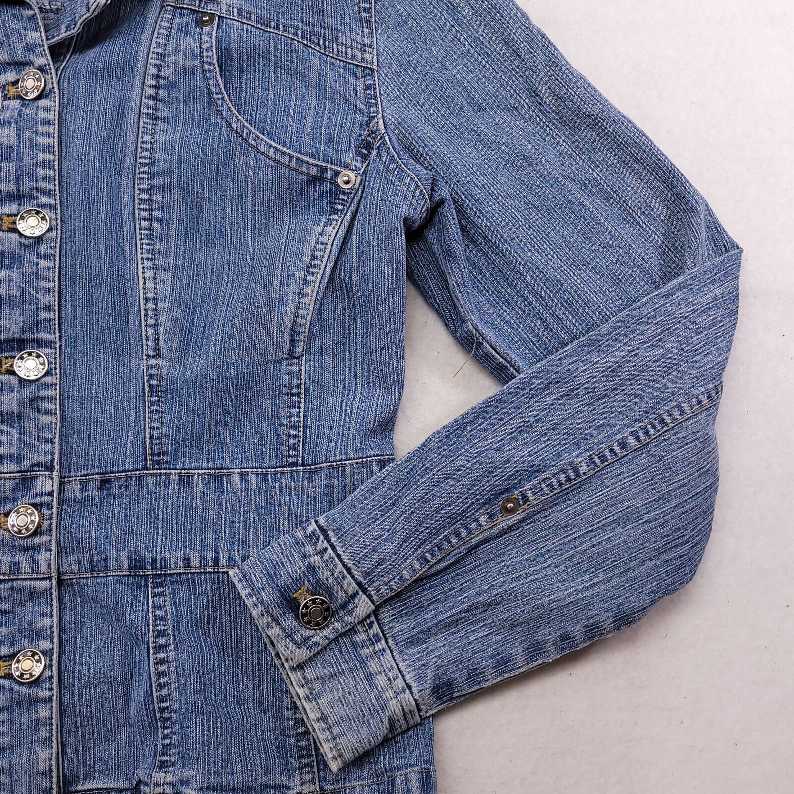 Bill Blass Bill Blass Button Up Denim Jacket Womens Size Petite PM Blue Size M / US 6-8 / IT 42-44 - 7 Thumbnail