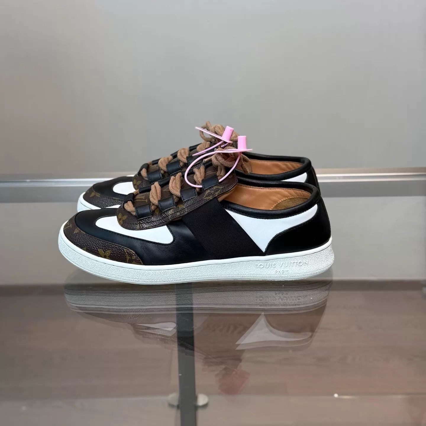 Louis Vuitton LV Monogram Color Blocked Sneaker 39 98 Size US 8.5 / IT 38.5 - 5 Thumbnail