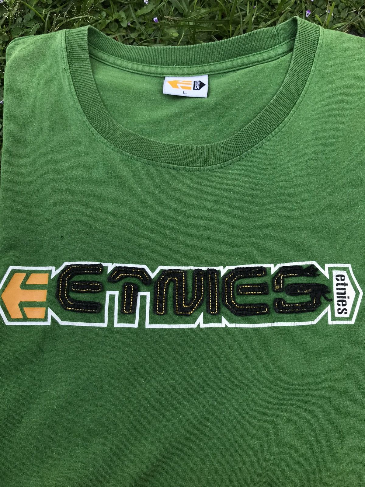 Etnies Tshirt Vintage Y2K Etnies Size US L / EU 52-54 / 3 - 3 Thumbnail