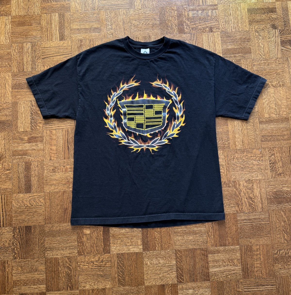 Cadillac Vintage Y2K Cadillac Flame Logo Graphic Tee Size US XL / EU 56 / 4 - 1 Thumbnail