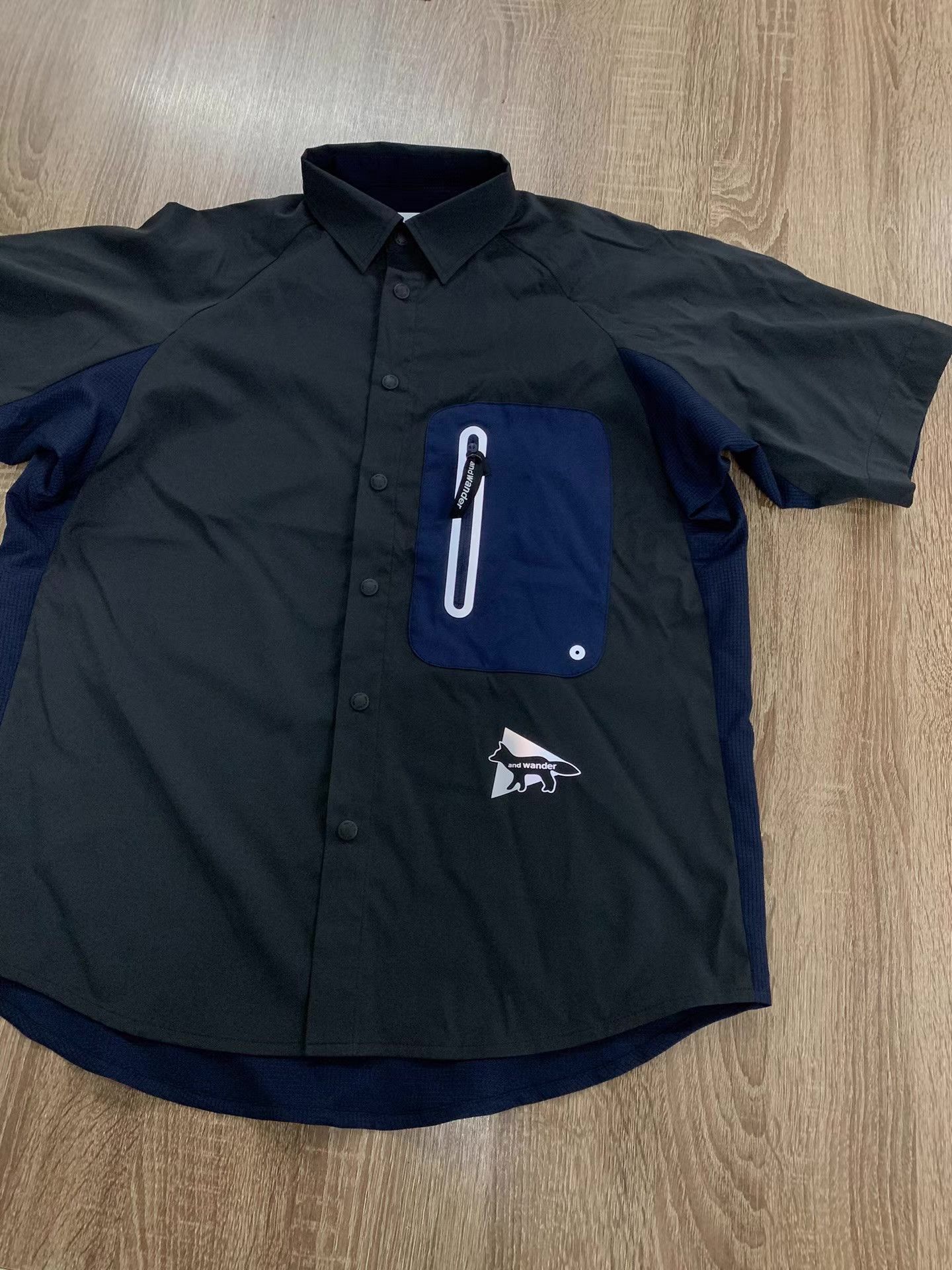 And Wander MAISON KITSUNÉ × and wander Hiking Shirt Ｑ22 Size US M / EU 48-50 / 2 - 1 Thumbnail