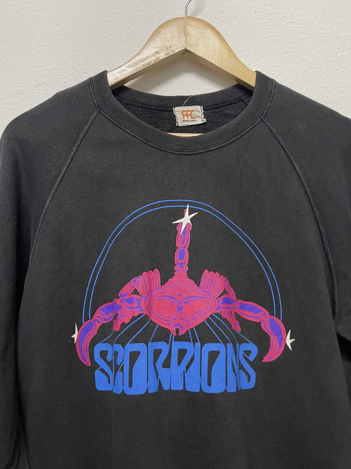 Band Tees VINTAGE SCORPIONS JAPAN TOUR 1985 SWEATSHIRT RARE Size US S / EU 44-46 / 1 - 5 Thumbnail