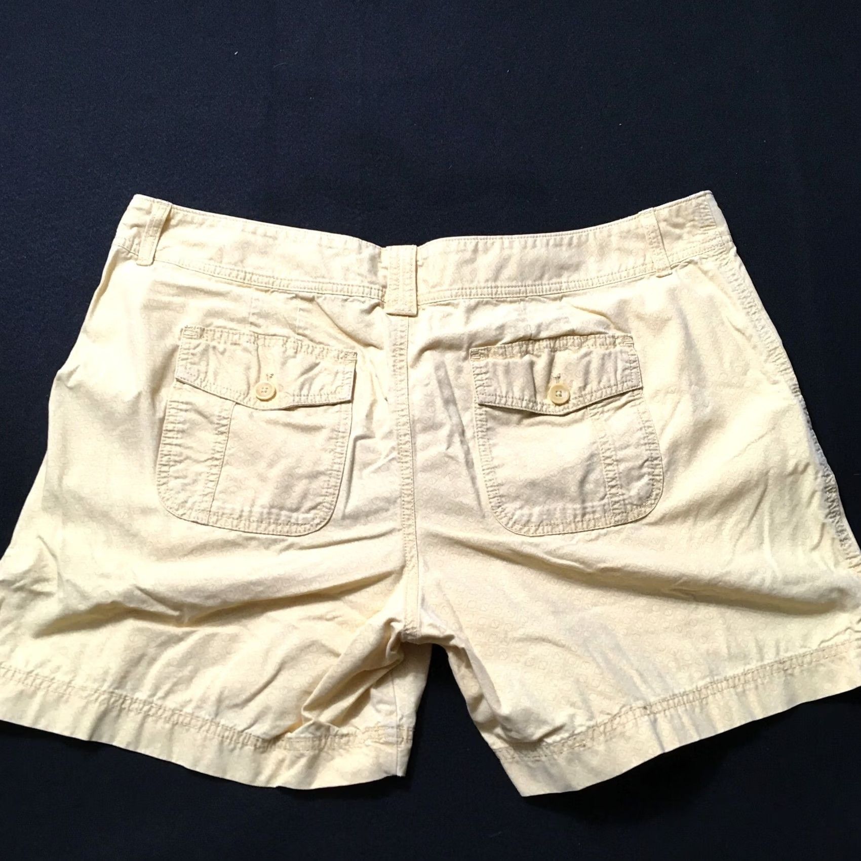 Eddie Bauer Eddie Bauer Shorts Womens 18 Yellow WOMEN SIZE gold geometric Size 40" / US 18 - 5 Thumbnail