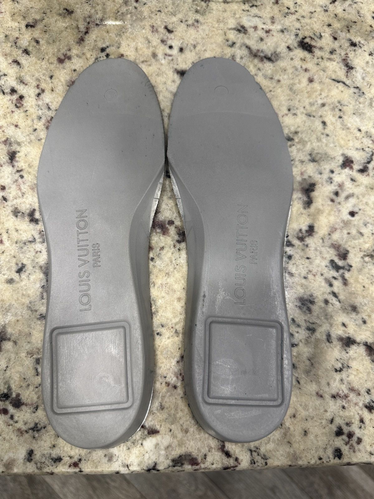 Louis Vuitton LOUIS VUITTON GREY WOOL BLACK LOW TOP TRAINERS SNEAKERS Size US 6.5 / EU 39-40 - 18 Thumbnail
