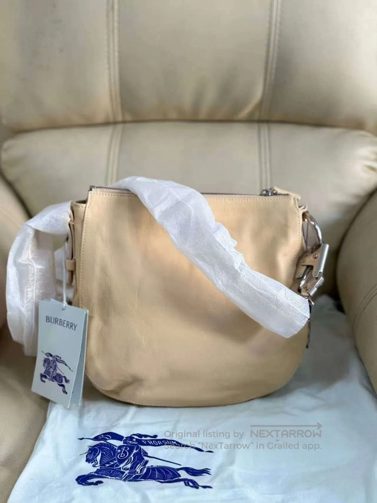 Burberry Burberry New Knight Horse Bag Small. Size ONE SIZE - 1 Thumbnail